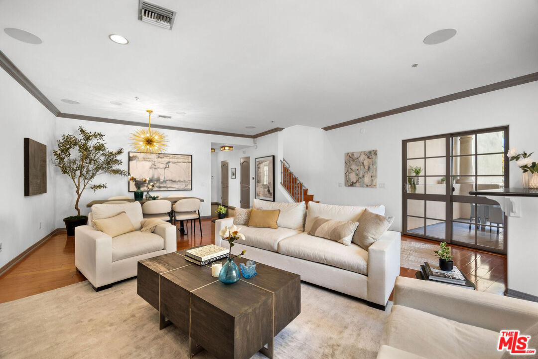 851 N San Vicente Blvd Unit: 304