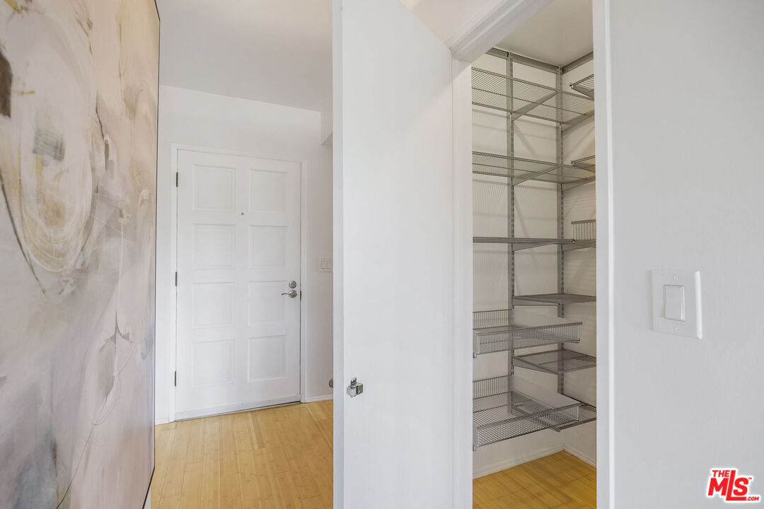 3115 6th St Unit: 4