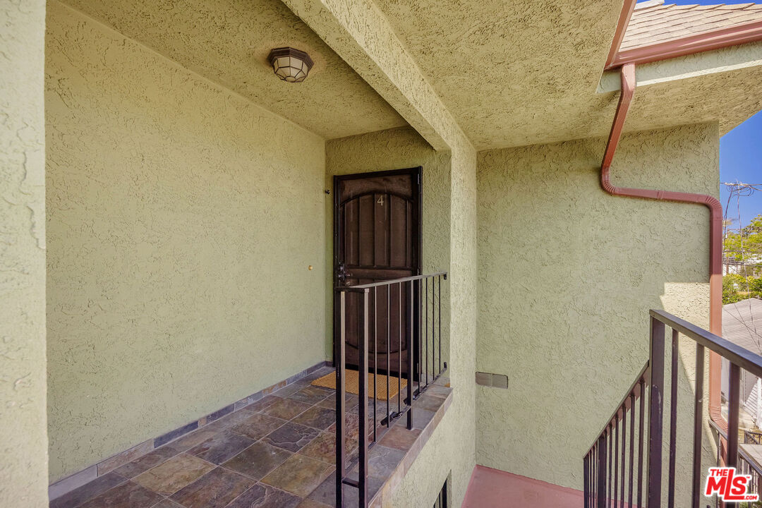 3115 6th St Unit: 4