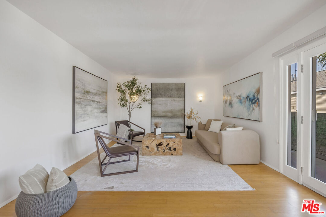 3115 6th St Unit: 4