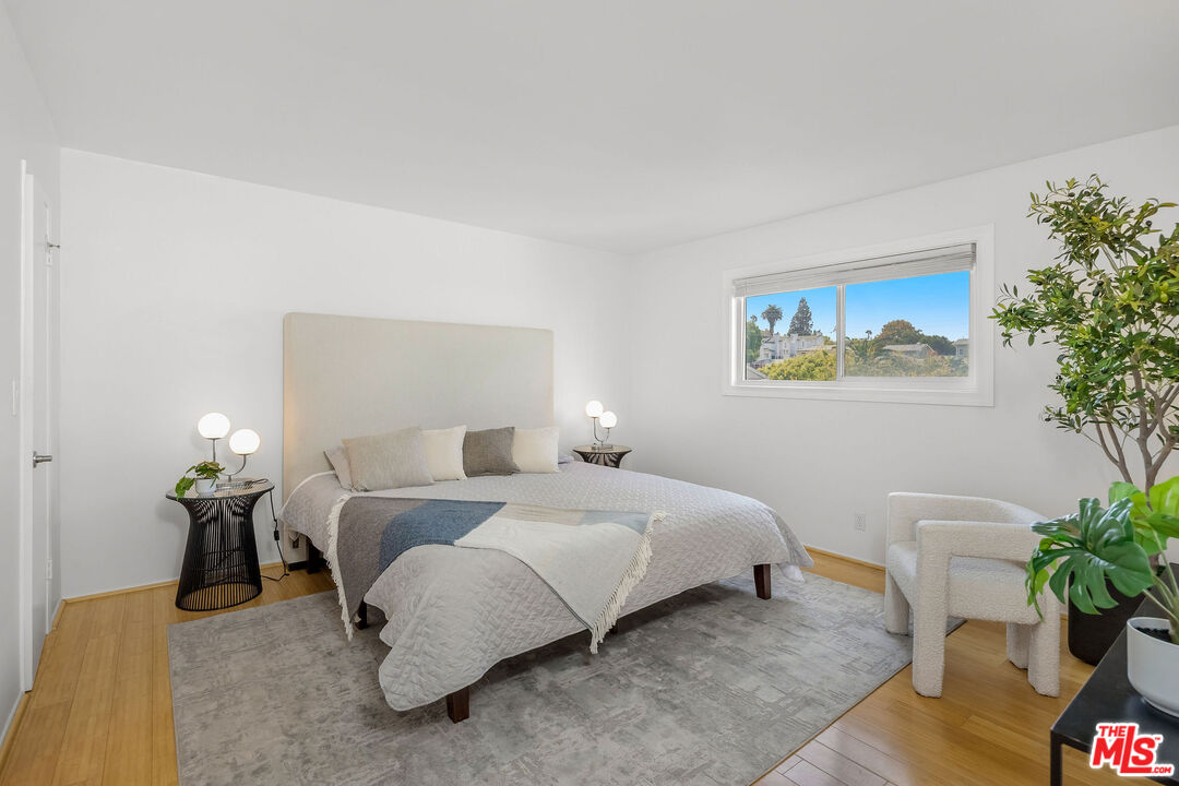 3115 6th St Unit: 4