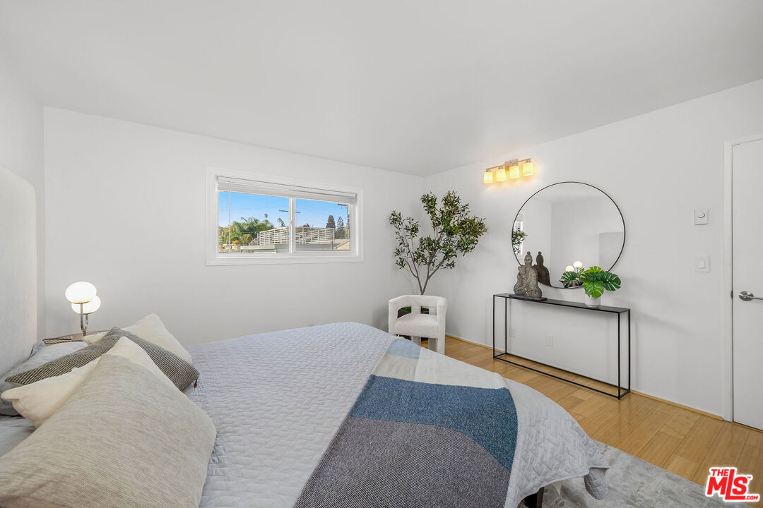 3115 6th St Unit: 4