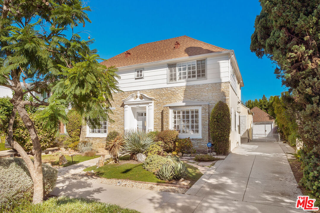 6527 Whitworth Dr