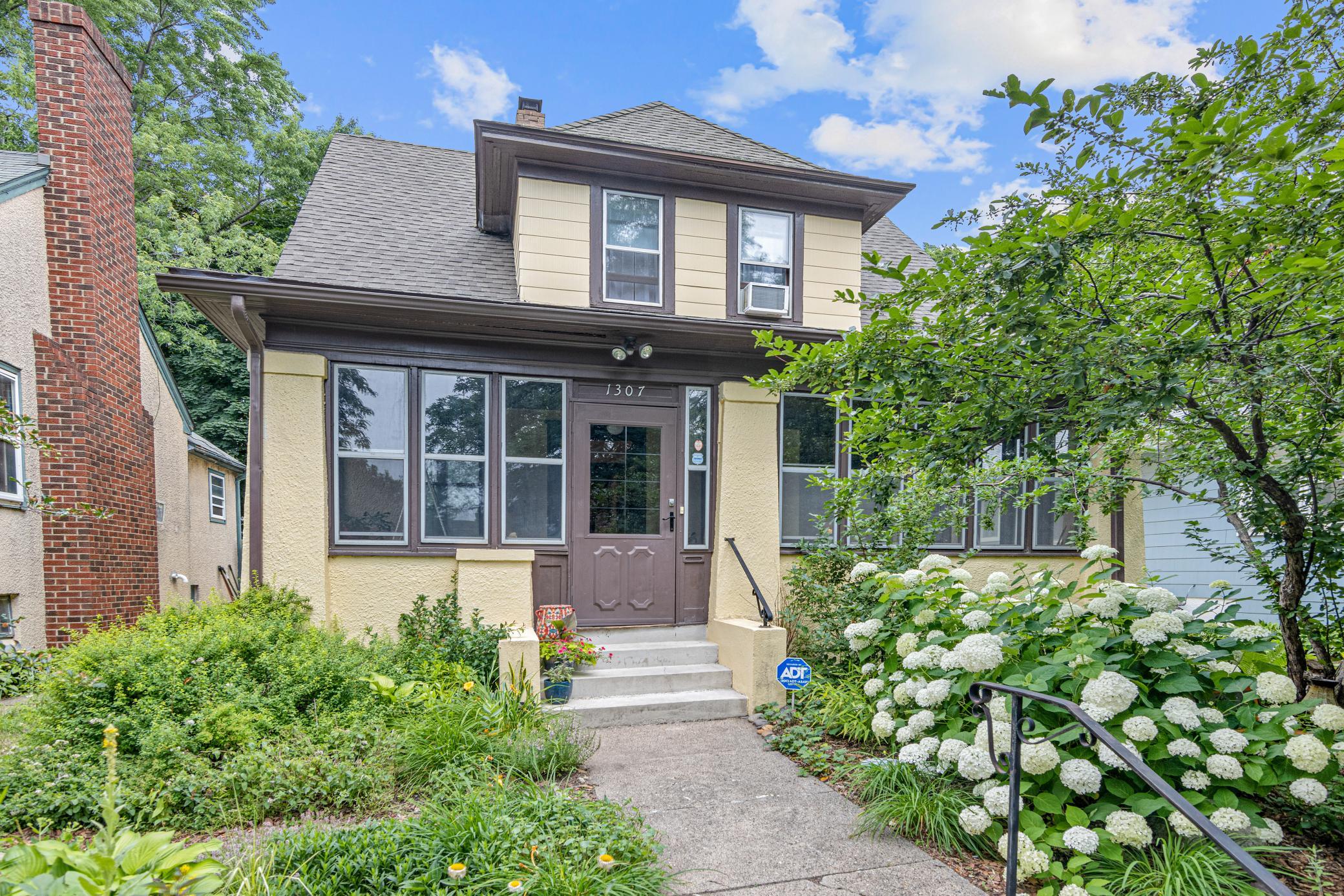 1307 Seminary Avenue