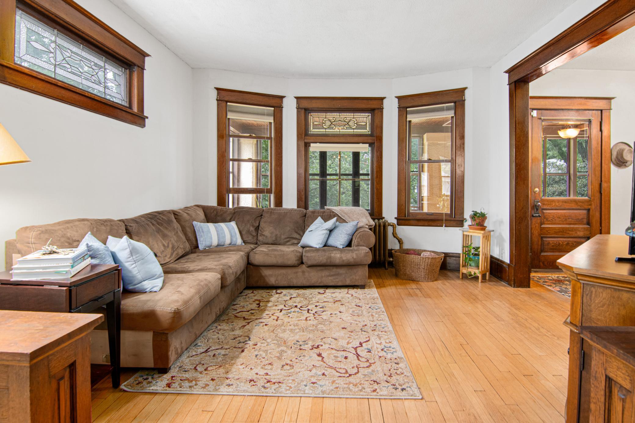 1307 Seminary Avenue