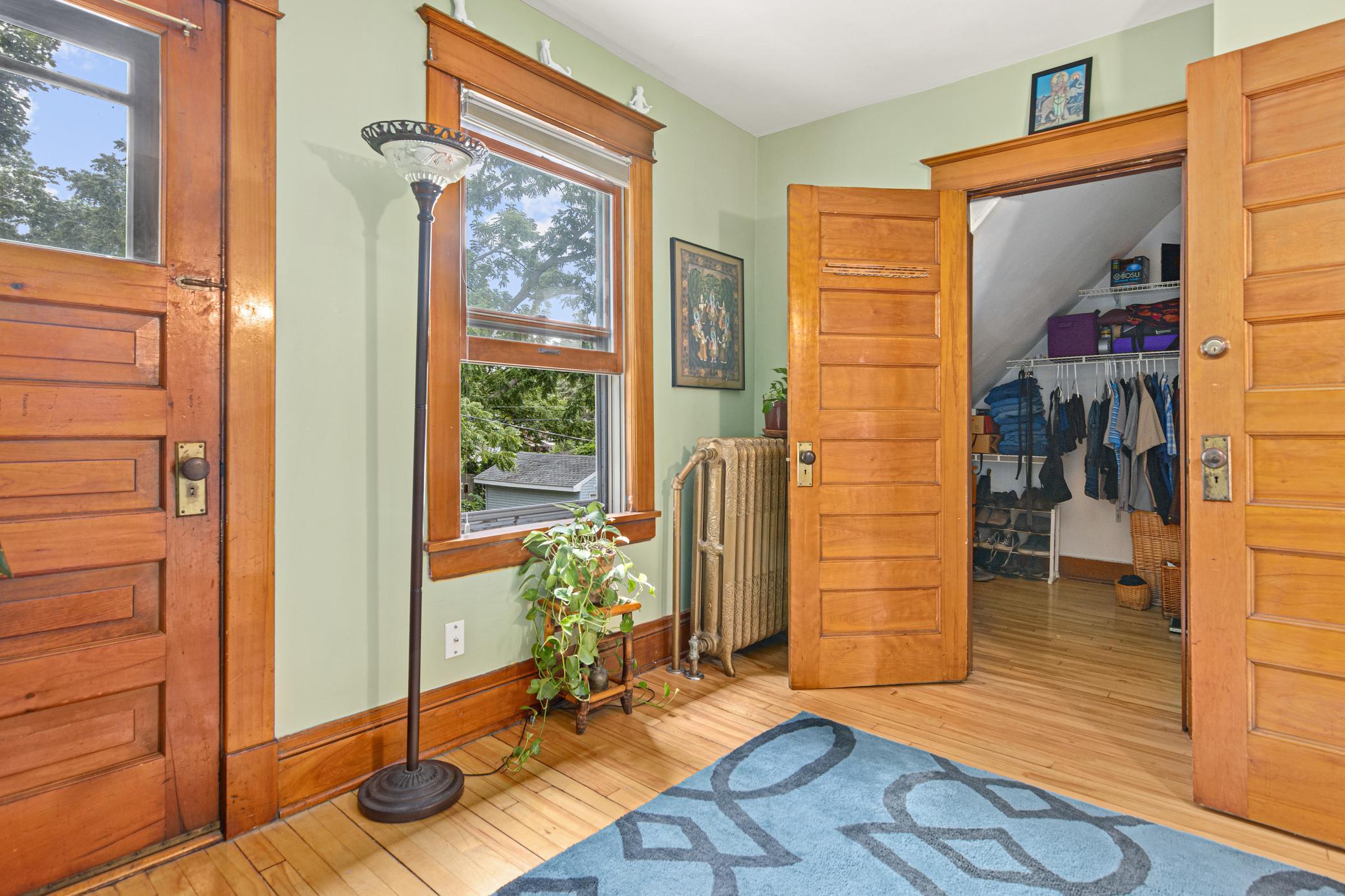 1307 Seminary Avenue