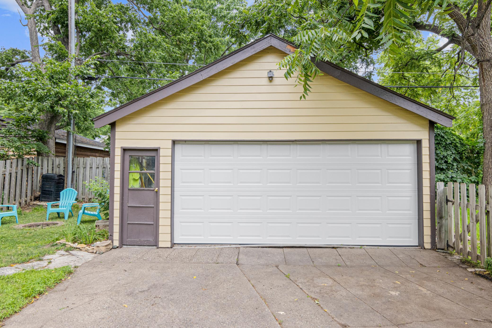 1307 Seminary Avenue