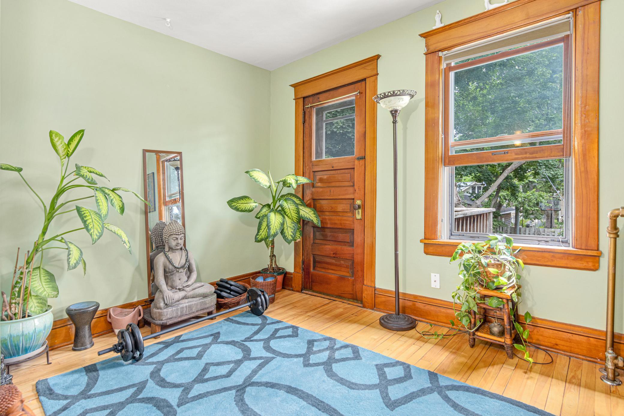 1307 Seminary Avenue
