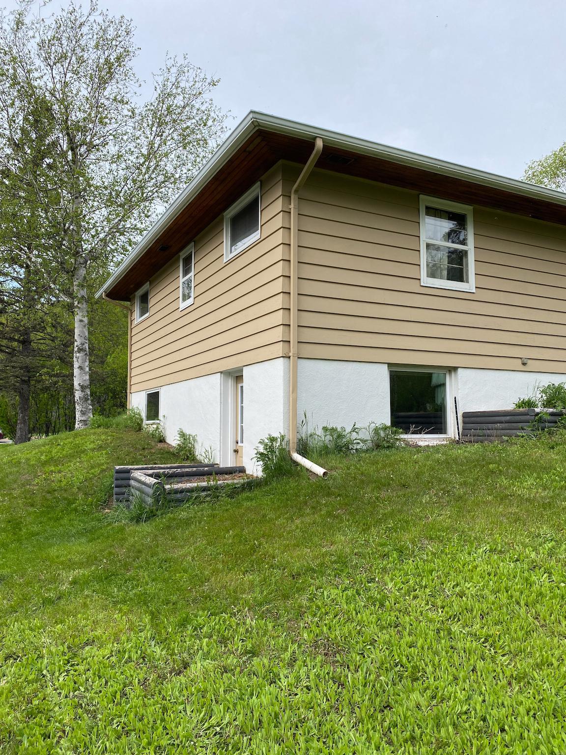 608 W Arrowhead Road