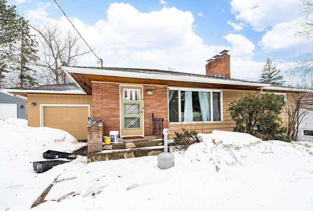 608 W Arrowhead Road