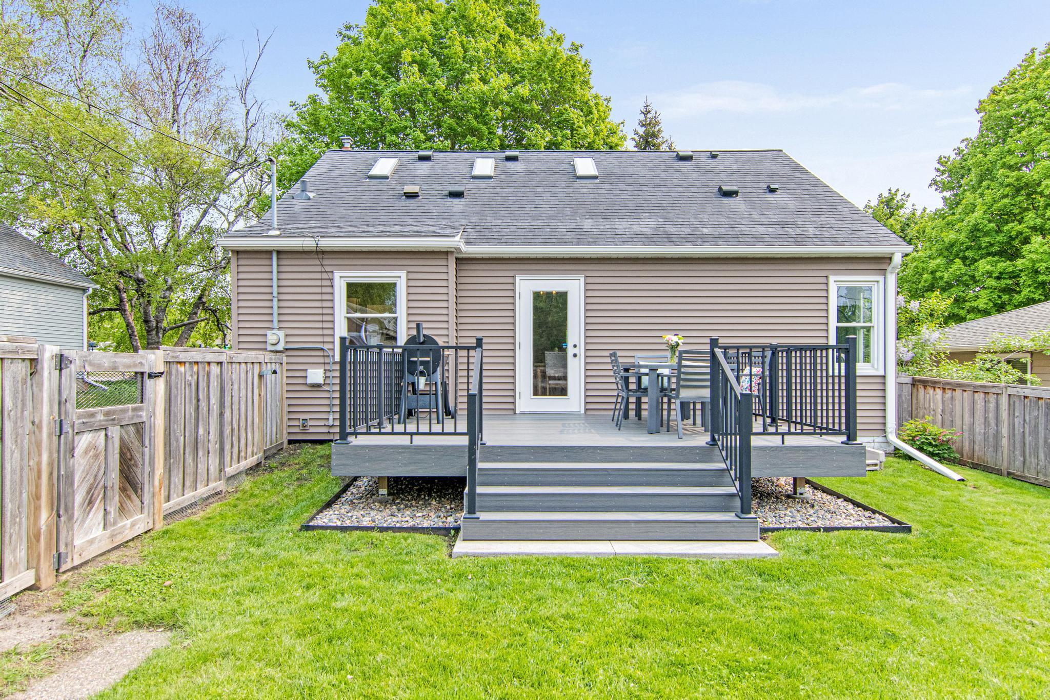 1693 Montreal Avenue