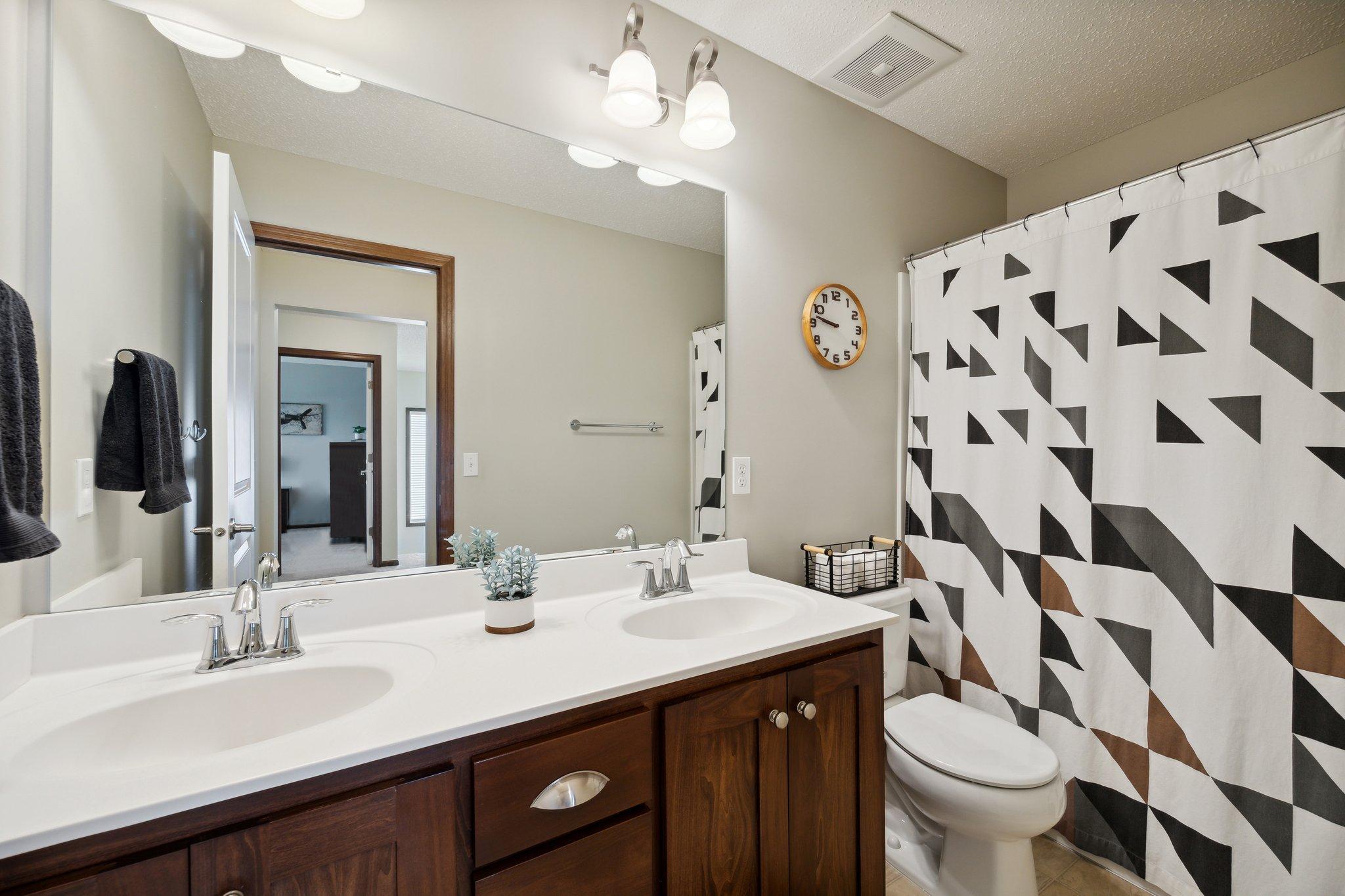 6393 Homestead Lane S