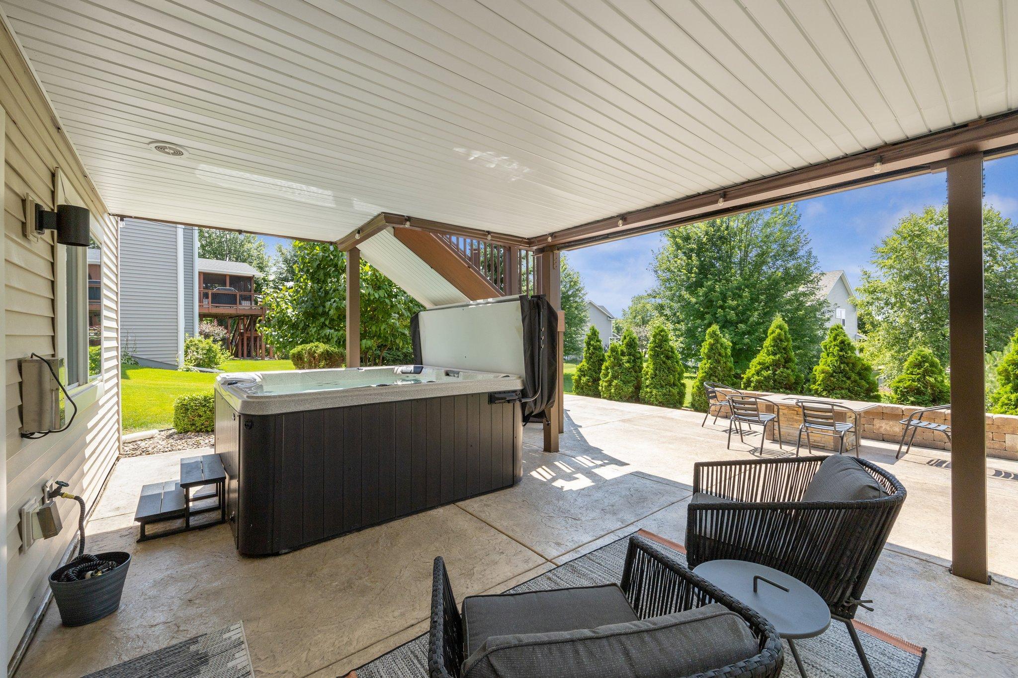 6393 Homestead Lane S