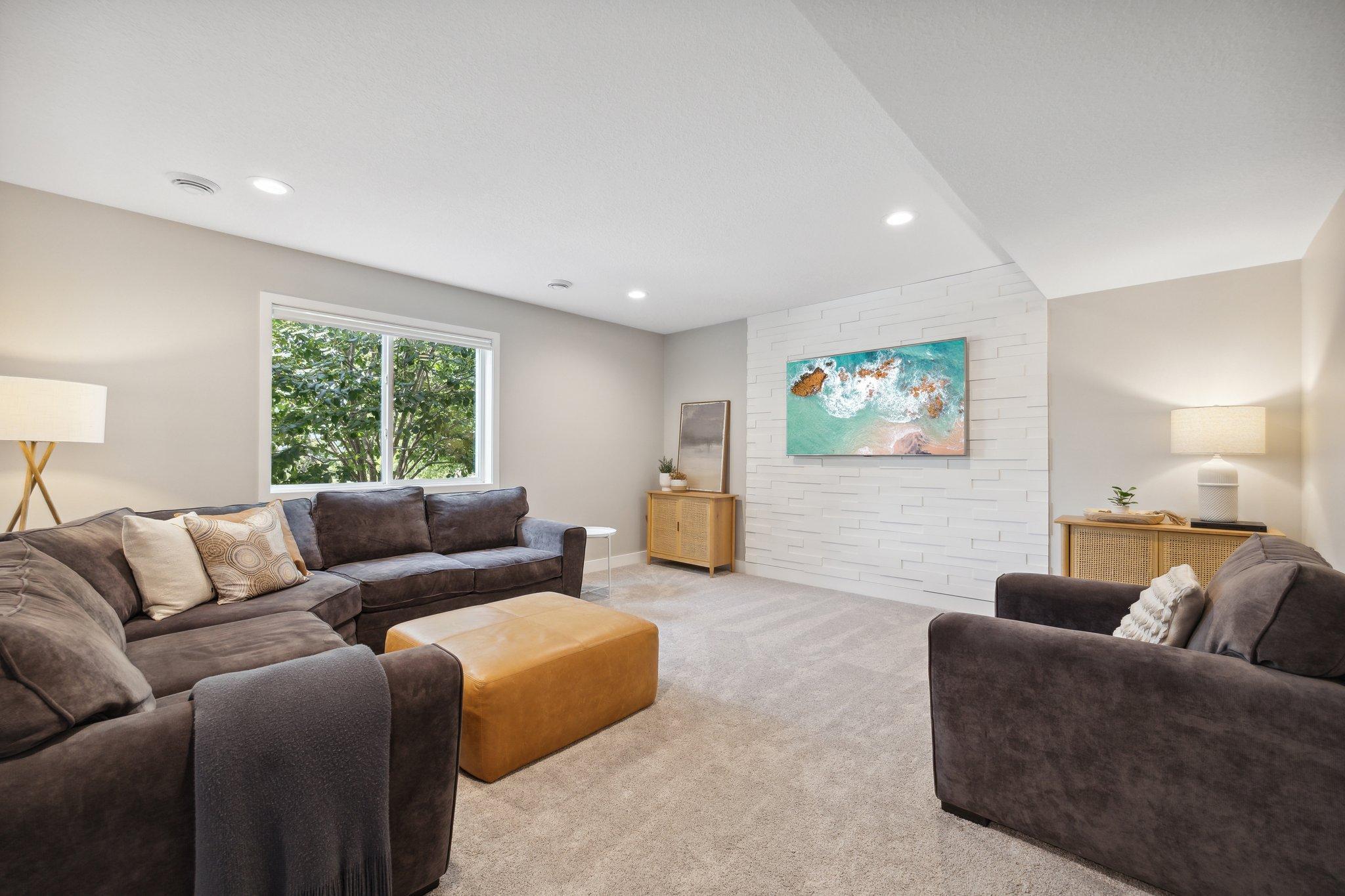 6393 Homestead Lane S