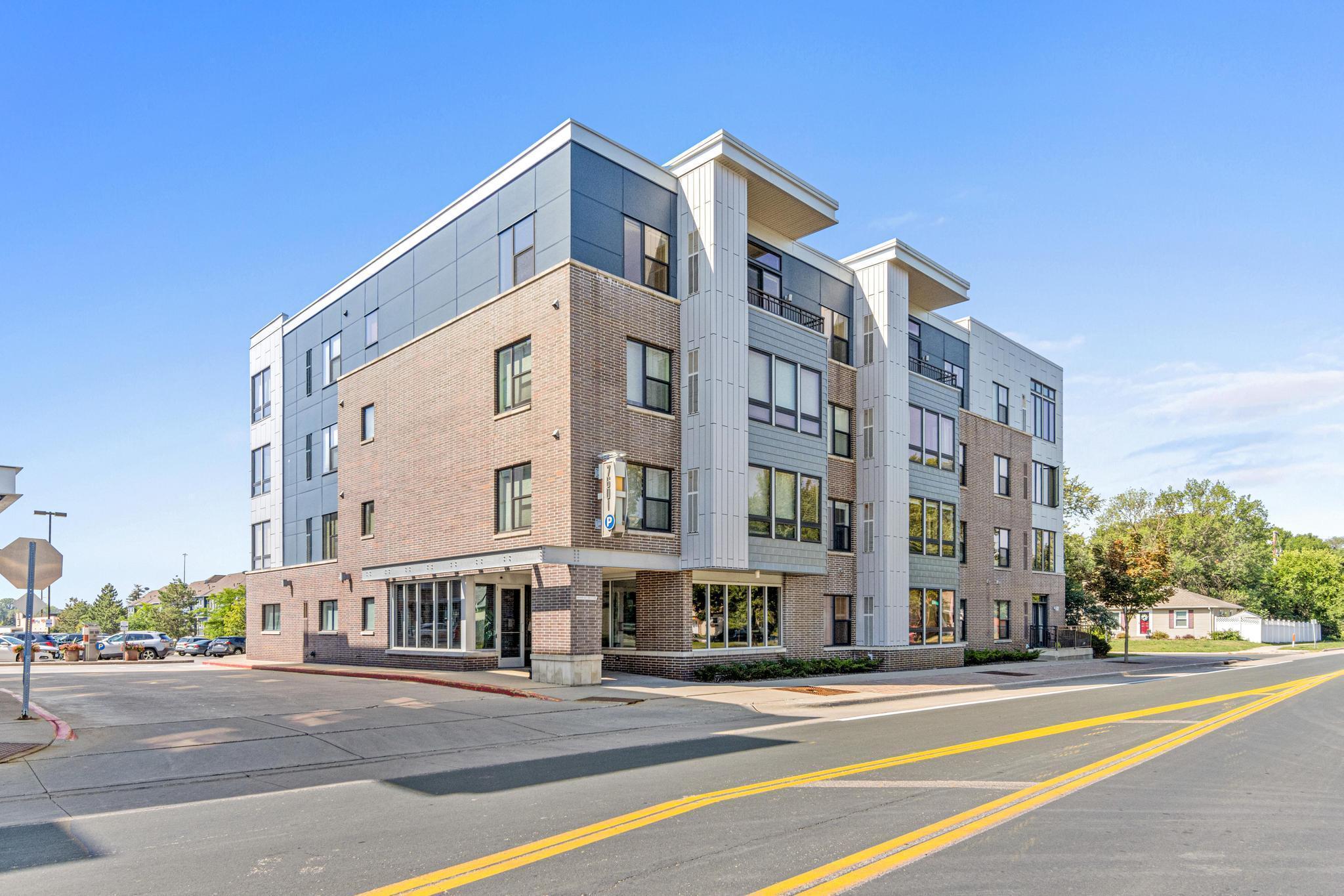 7601 Aldrich Avenue S Unit: 305