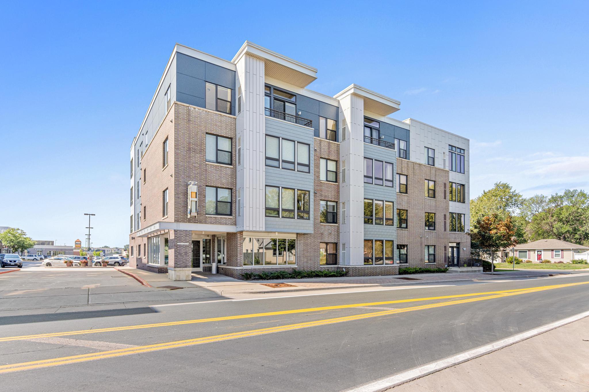 7601 Aldrich Avenue S Unit: 305