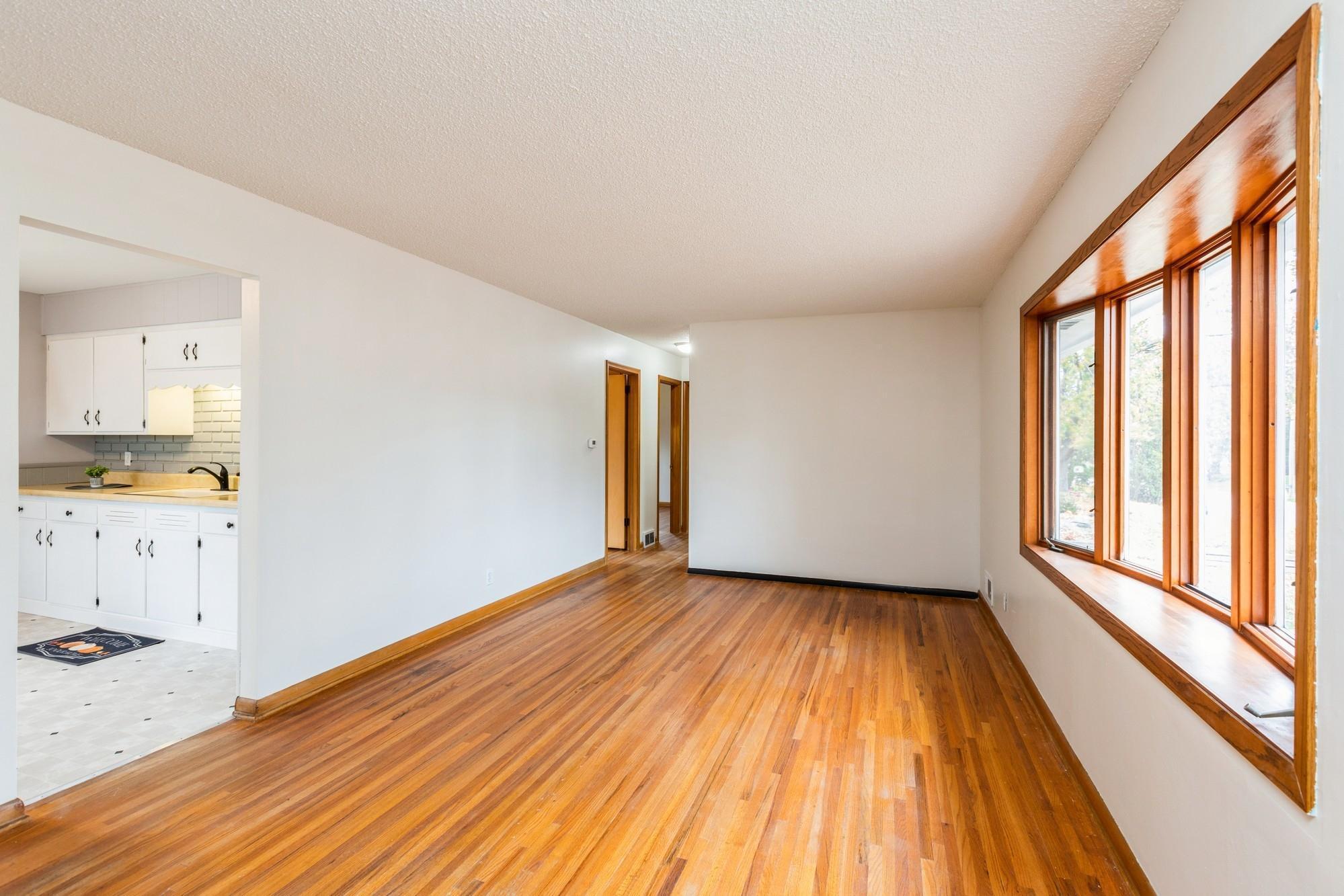 33 Ferndale Street N