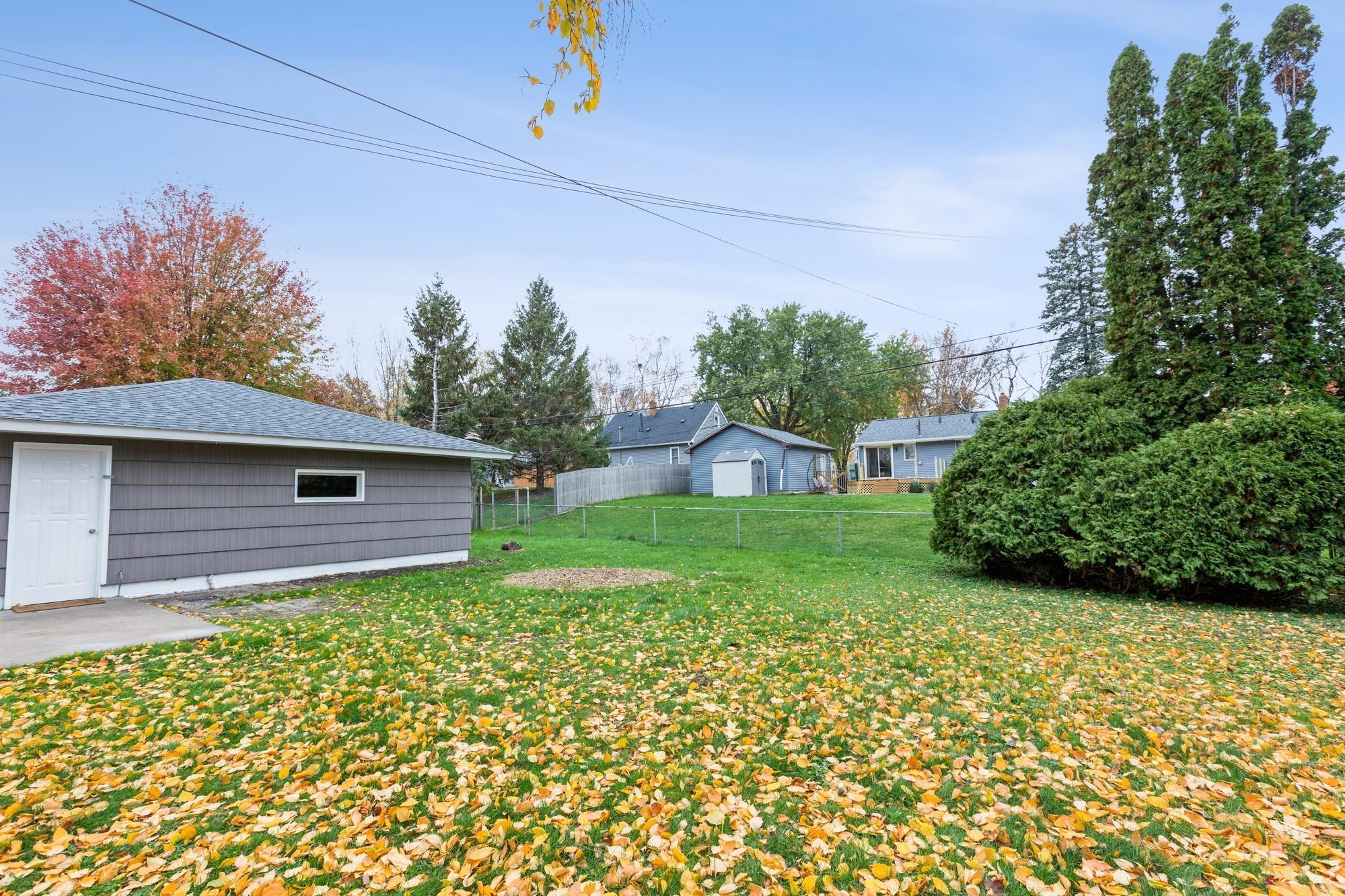 33 Ferndale Street N