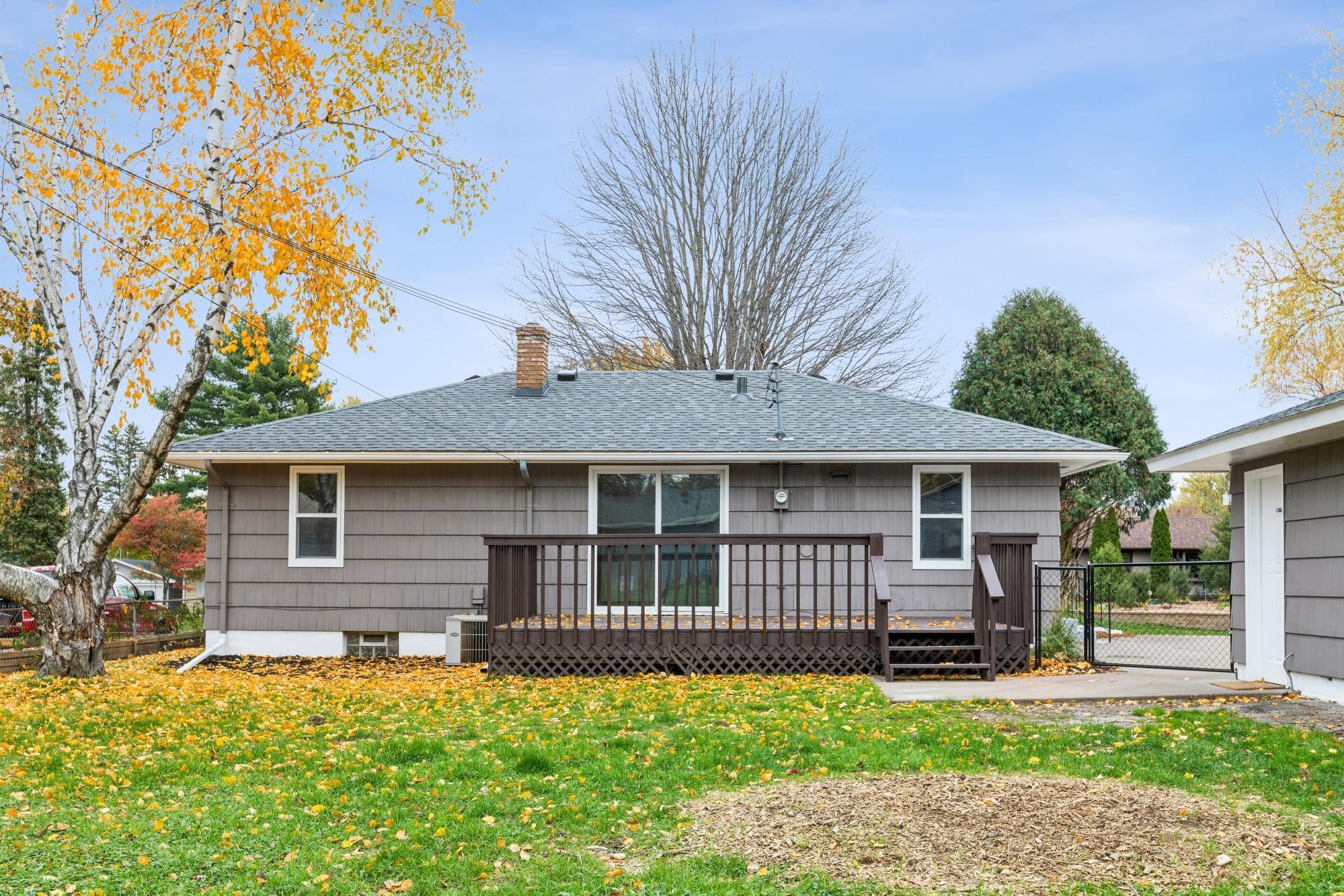 33 Ferndale Street N