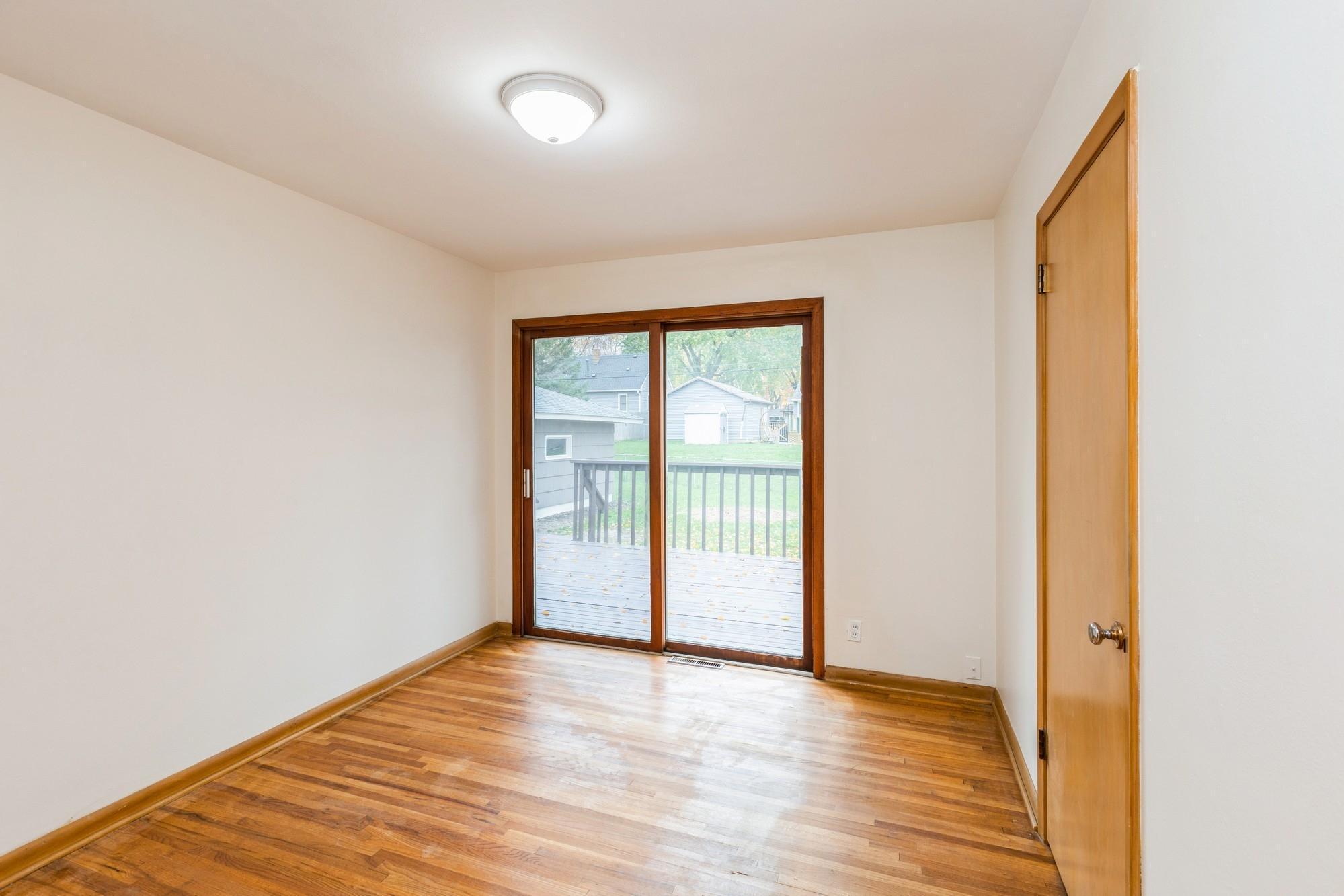 33 Ferndale Street N