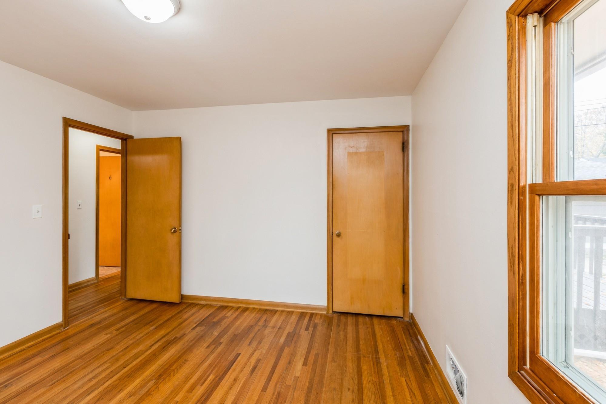 33 Ferndale Street N