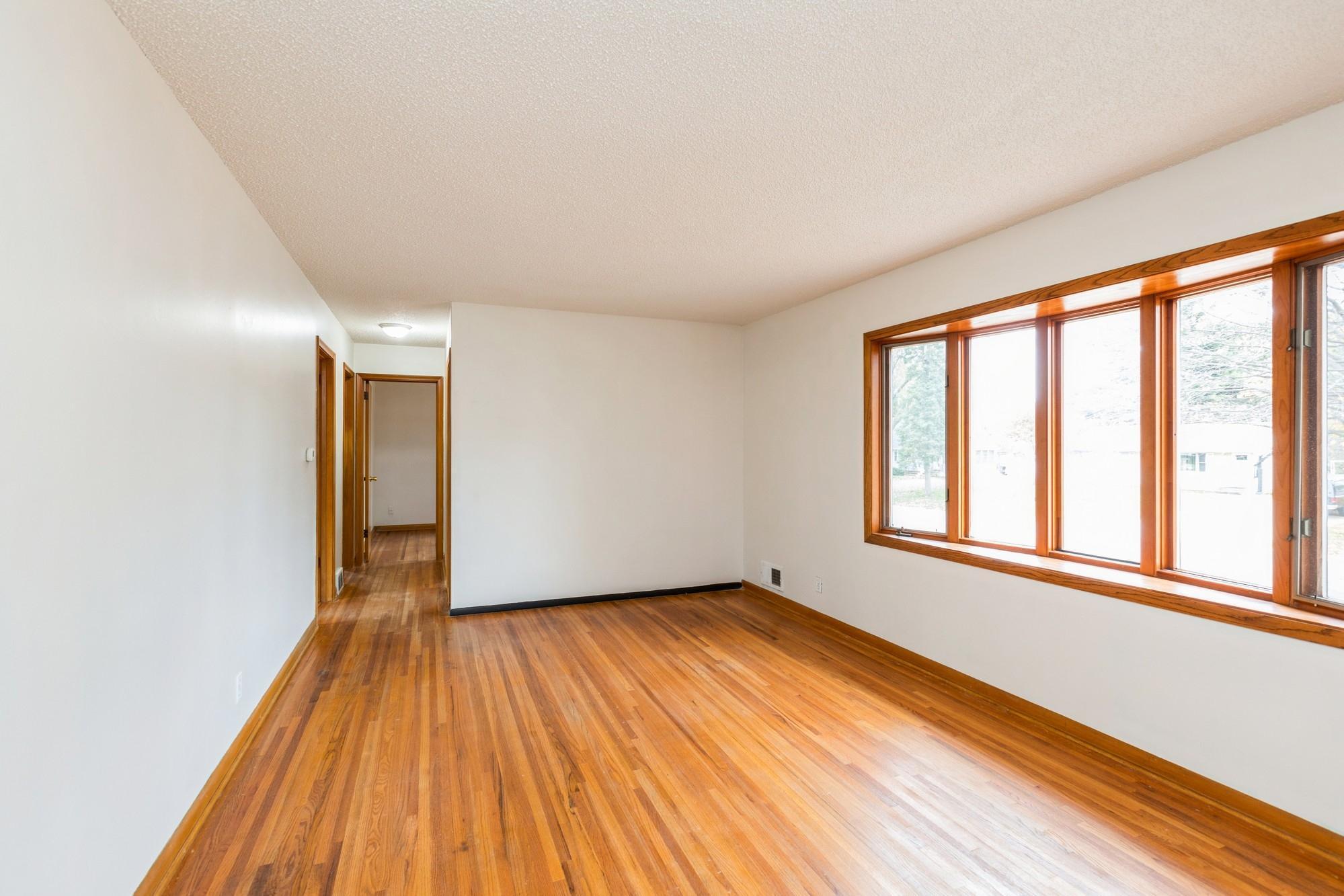 33 Ferndale Street N