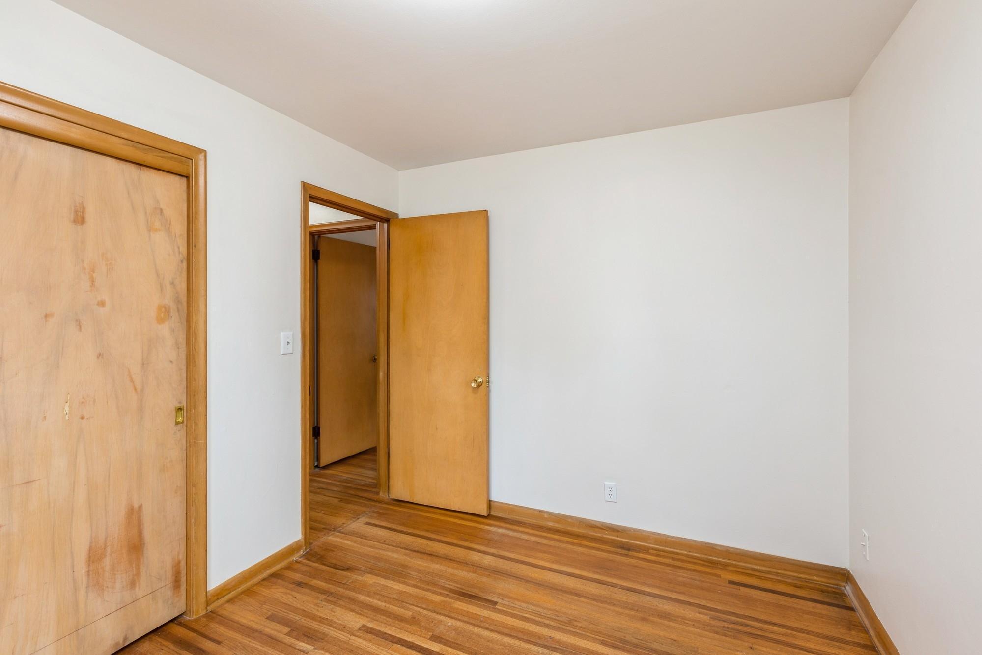 33 Ferndale Street N