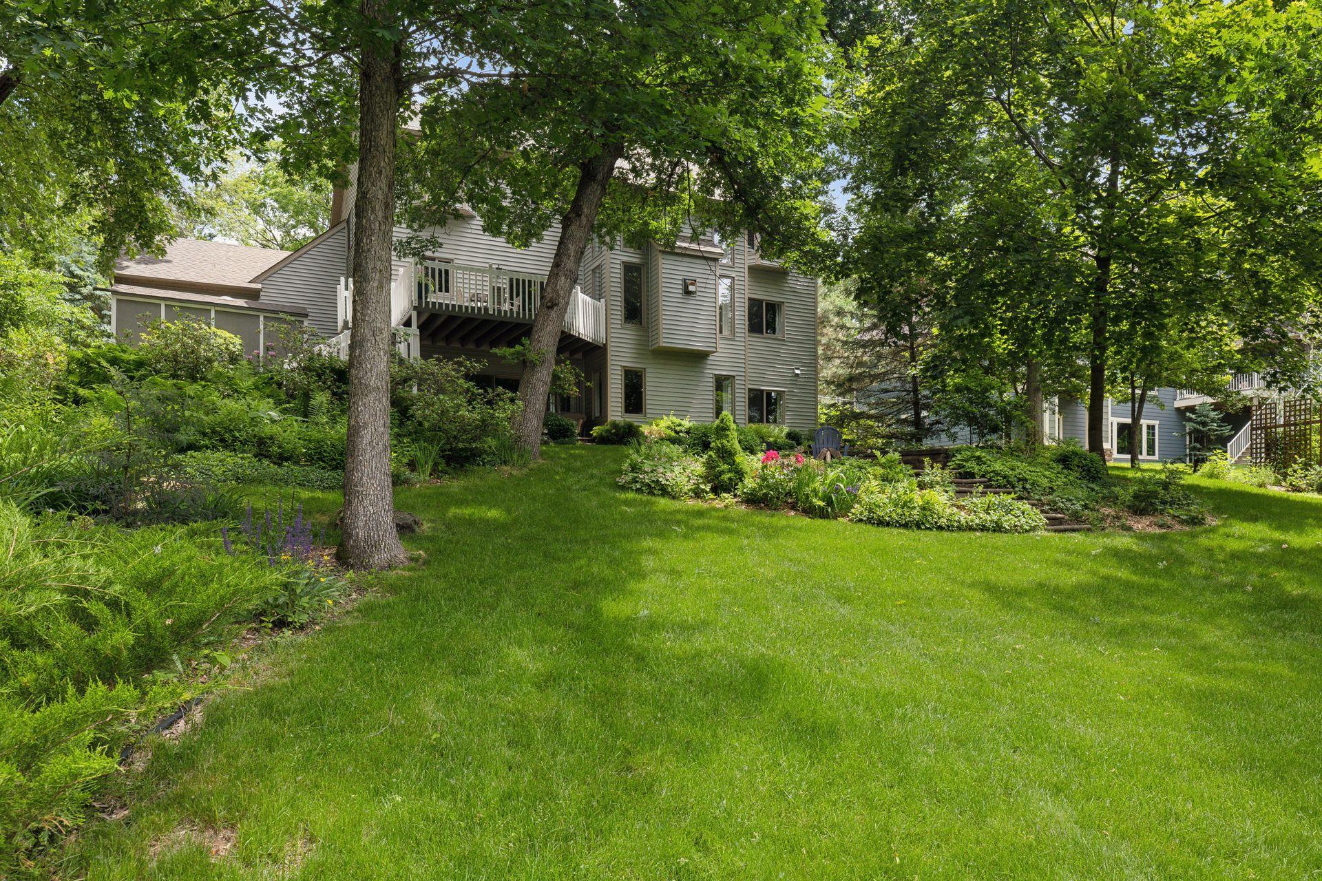 591 Warner Avenue S