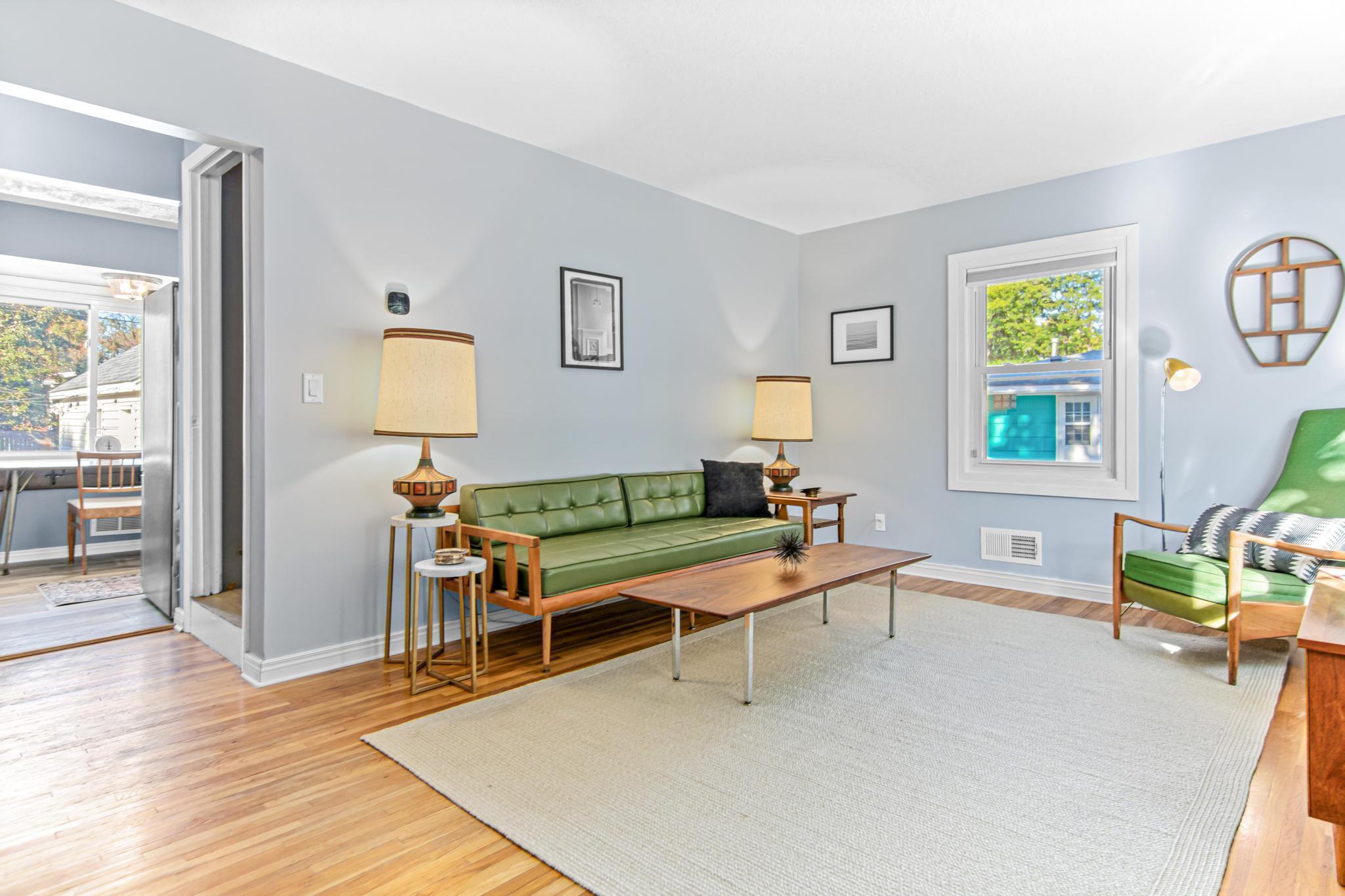 115 Crown Road NE