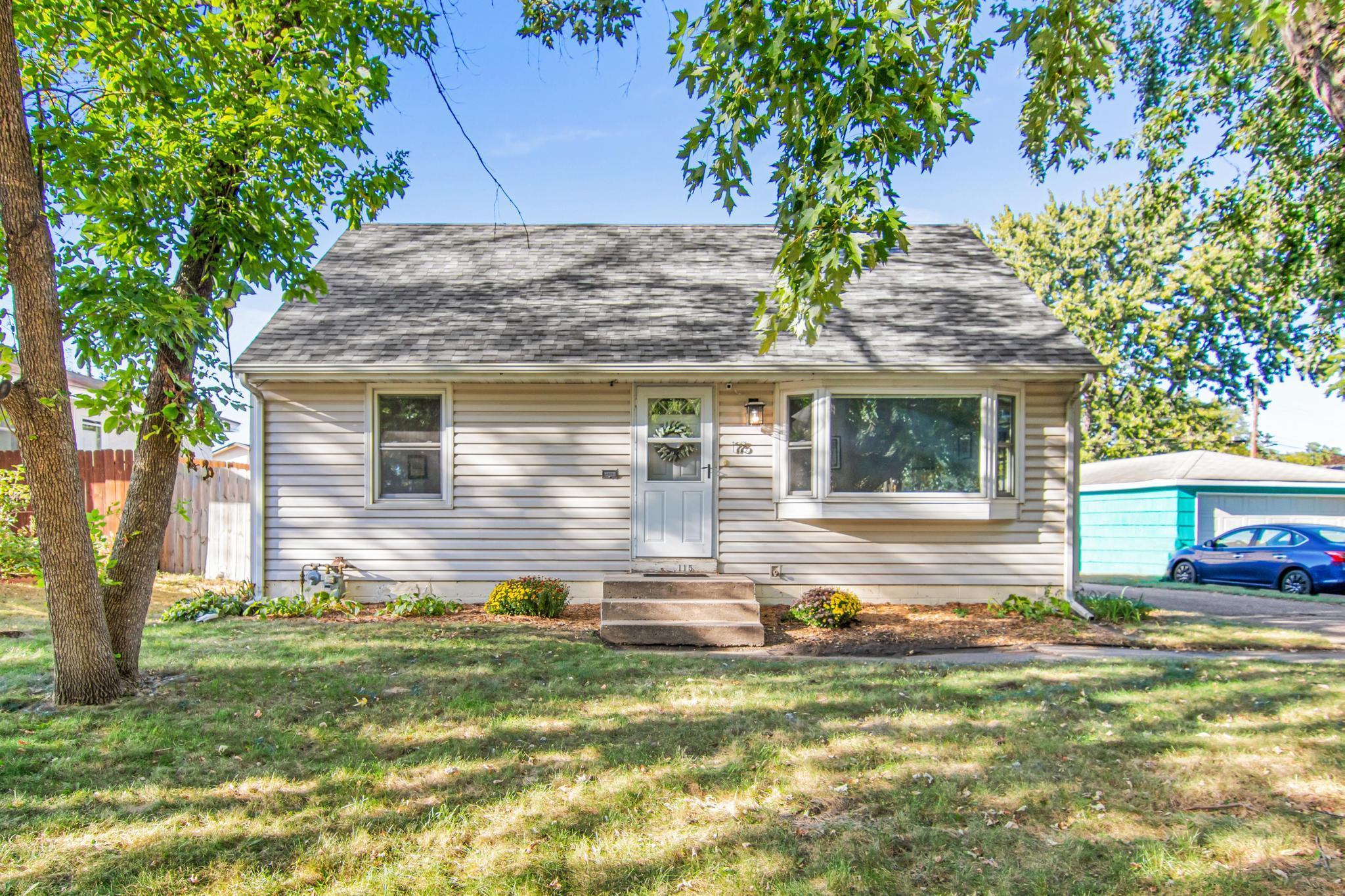 115 Crown Road NE