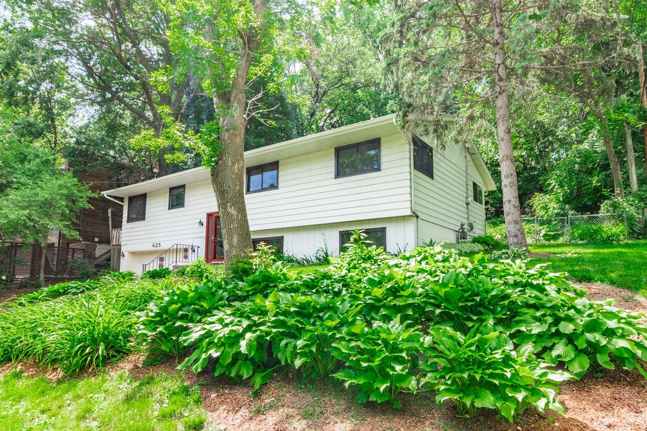 625 Lexington Parkway S