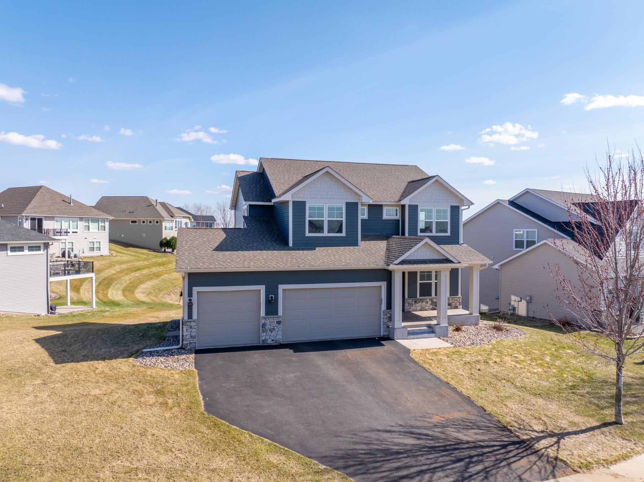 585 Jade Trail N