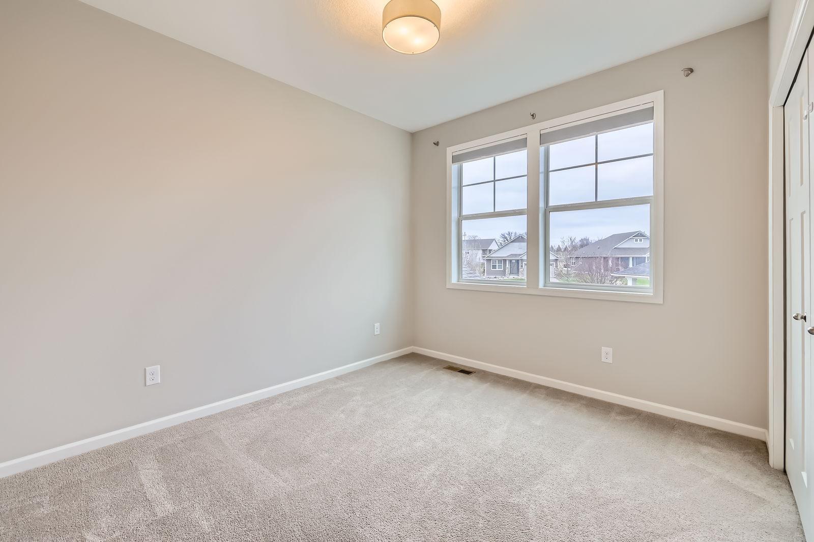 585 Jade Trail N