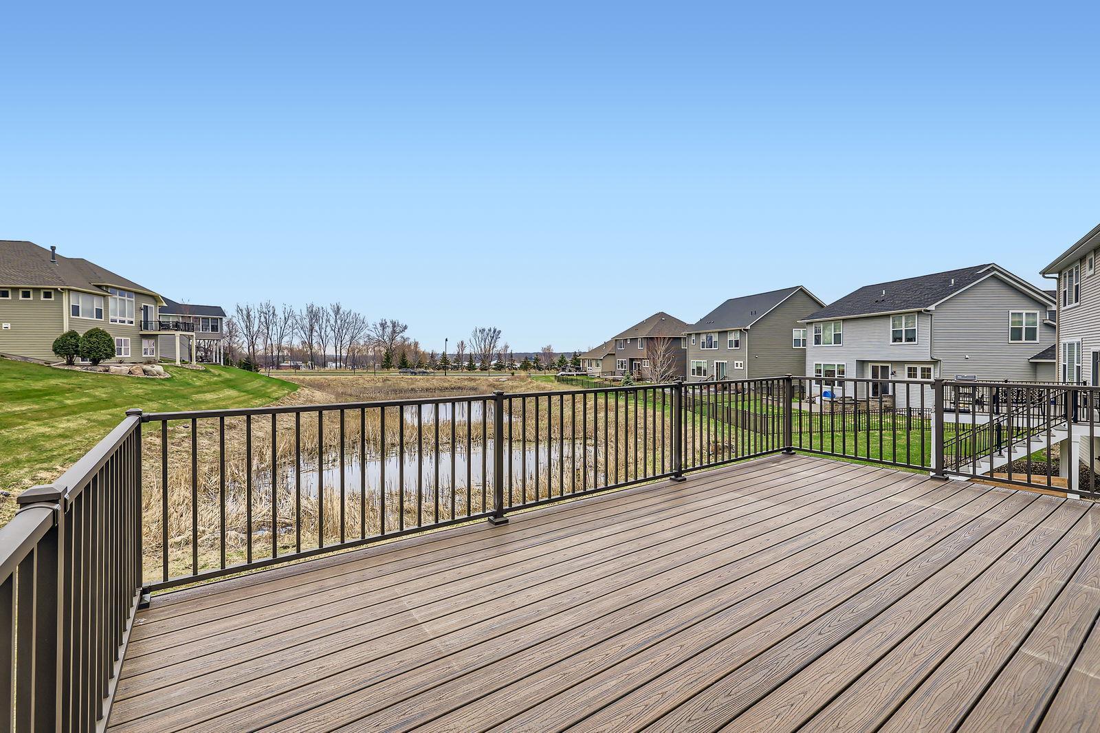 585 Jade Trail N