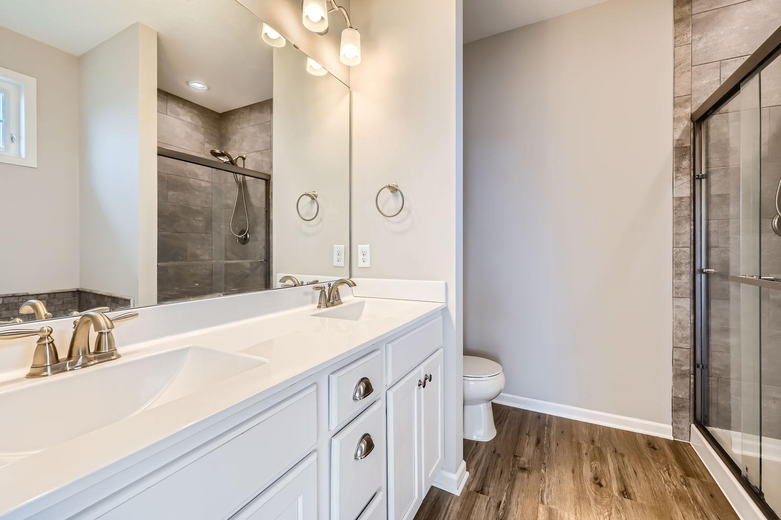 585 Jade Trail N