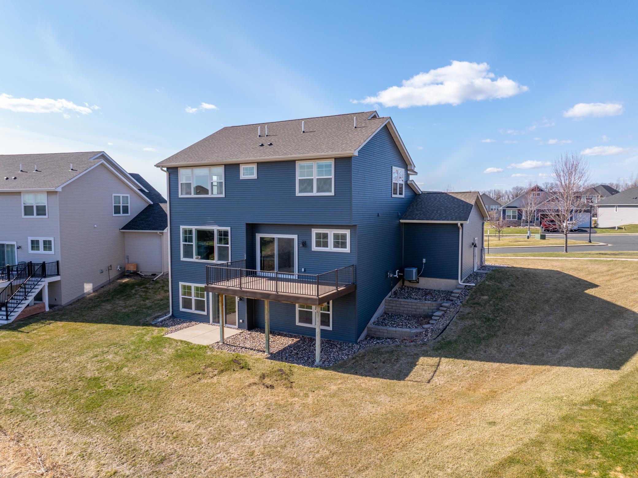 585 Jade Trail N