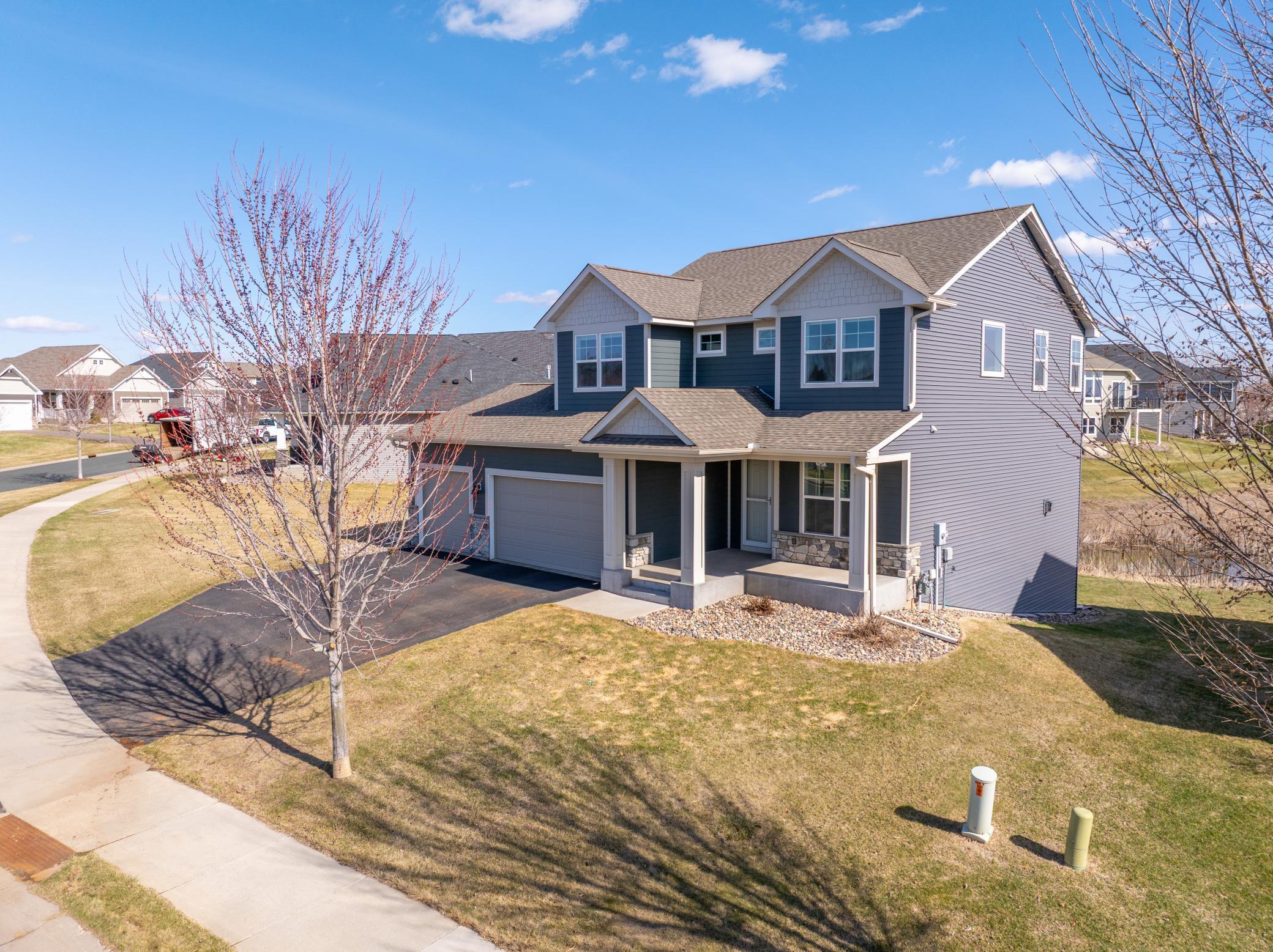 585 Jade Trail N