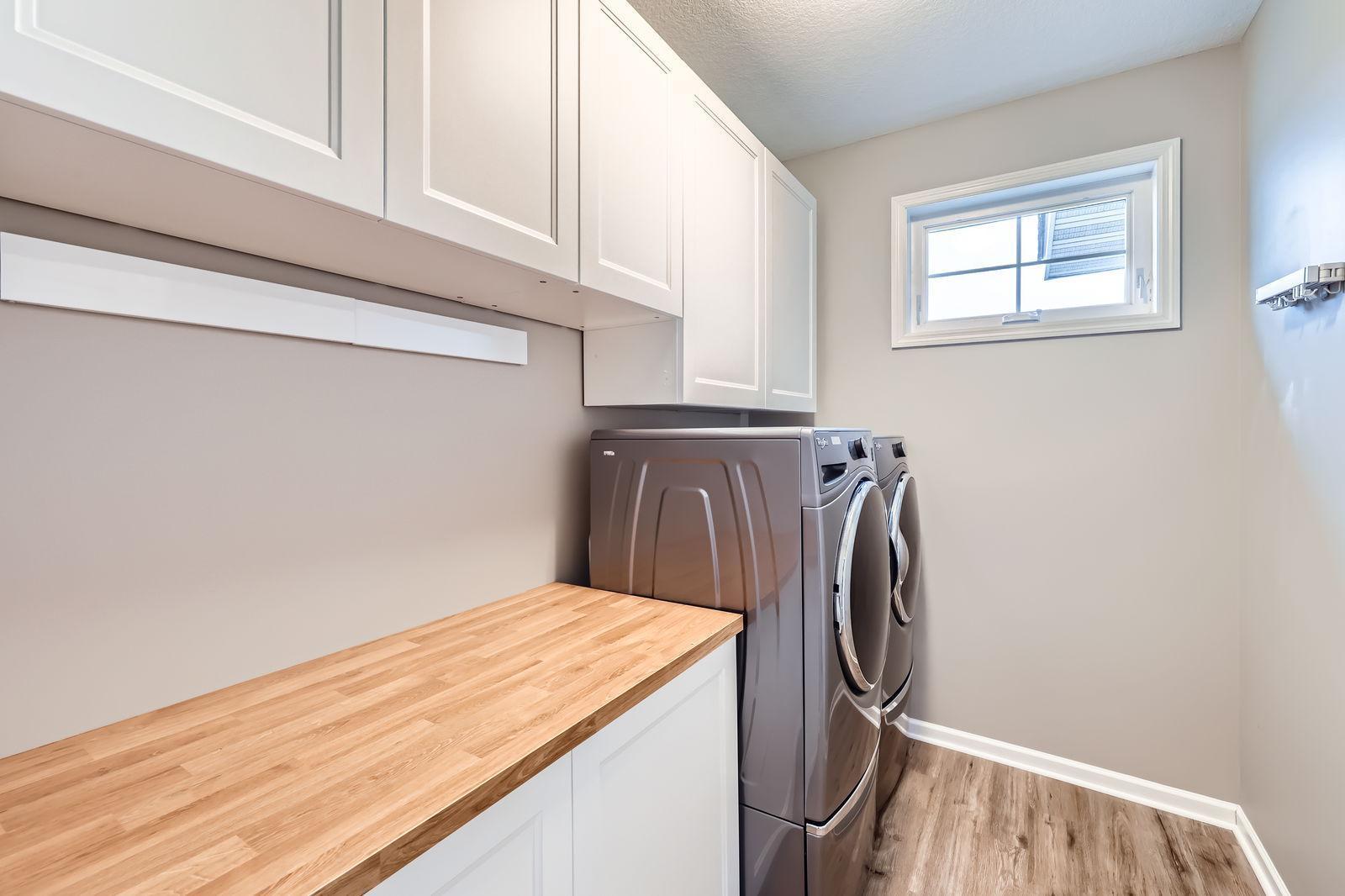 585 Jade Trail N