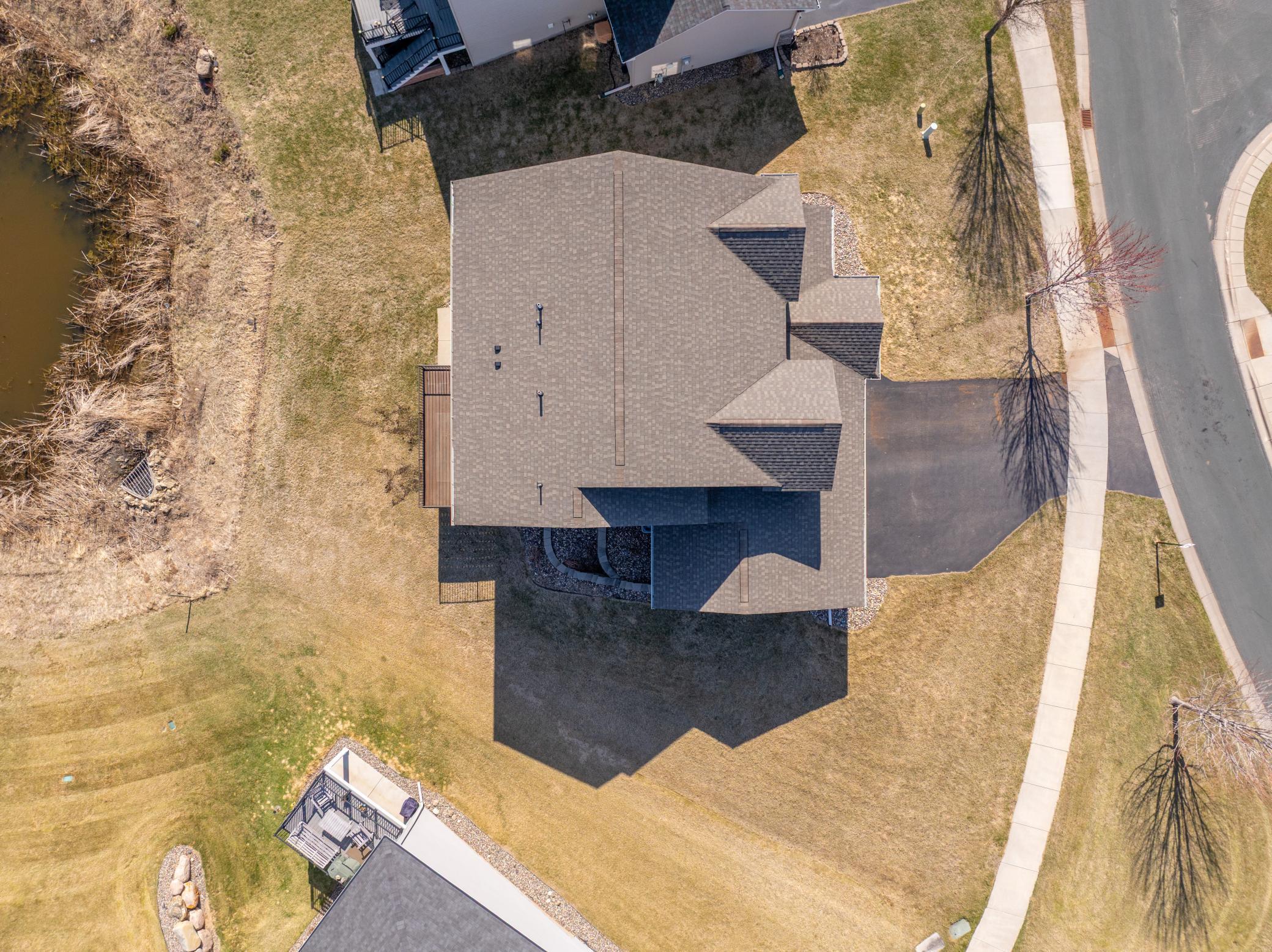 585 Jade Trail N