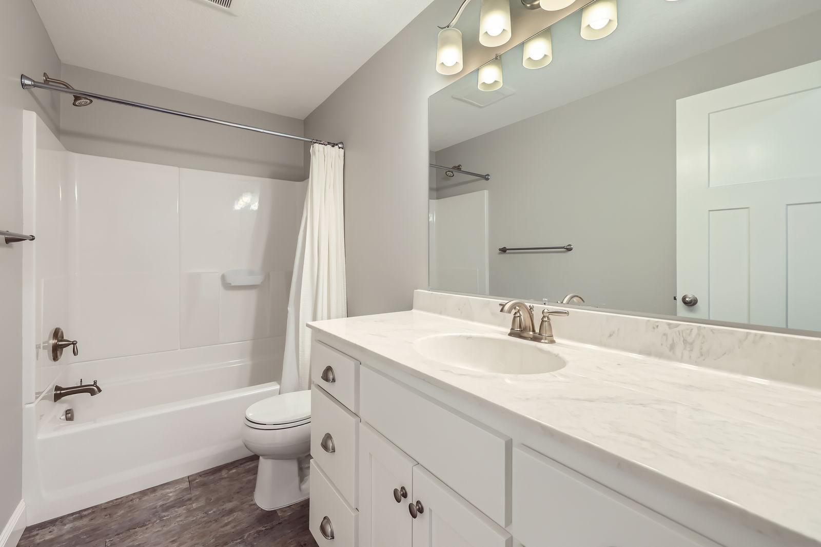 585 Jade Trail N