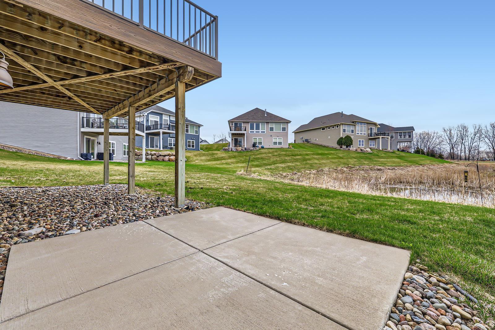 585 Jade Trail N