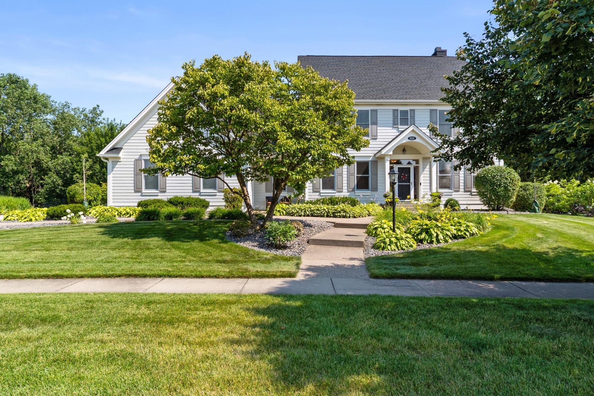3221 Crestmoor Drive