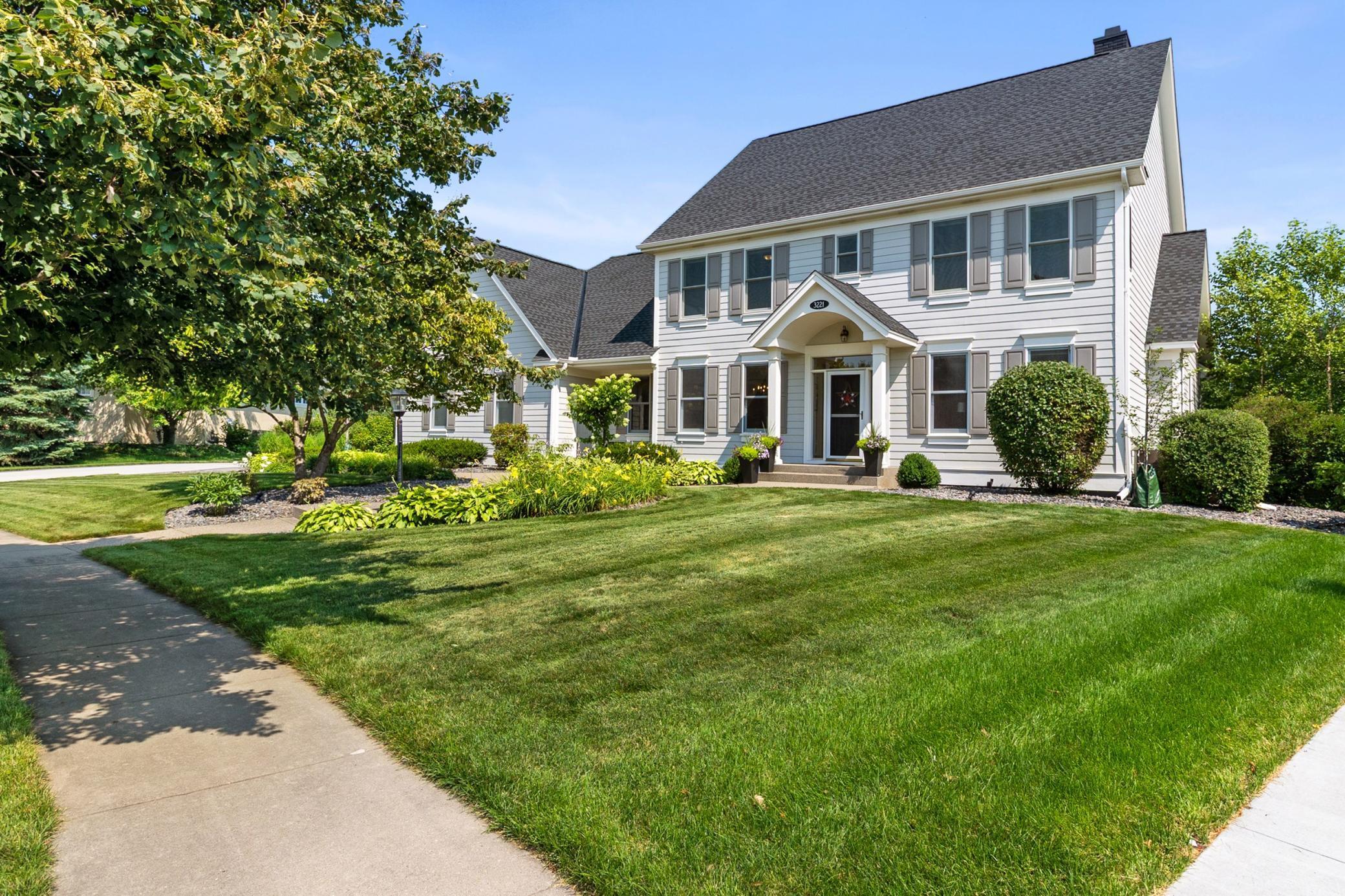 3221 Crestmoor Drive