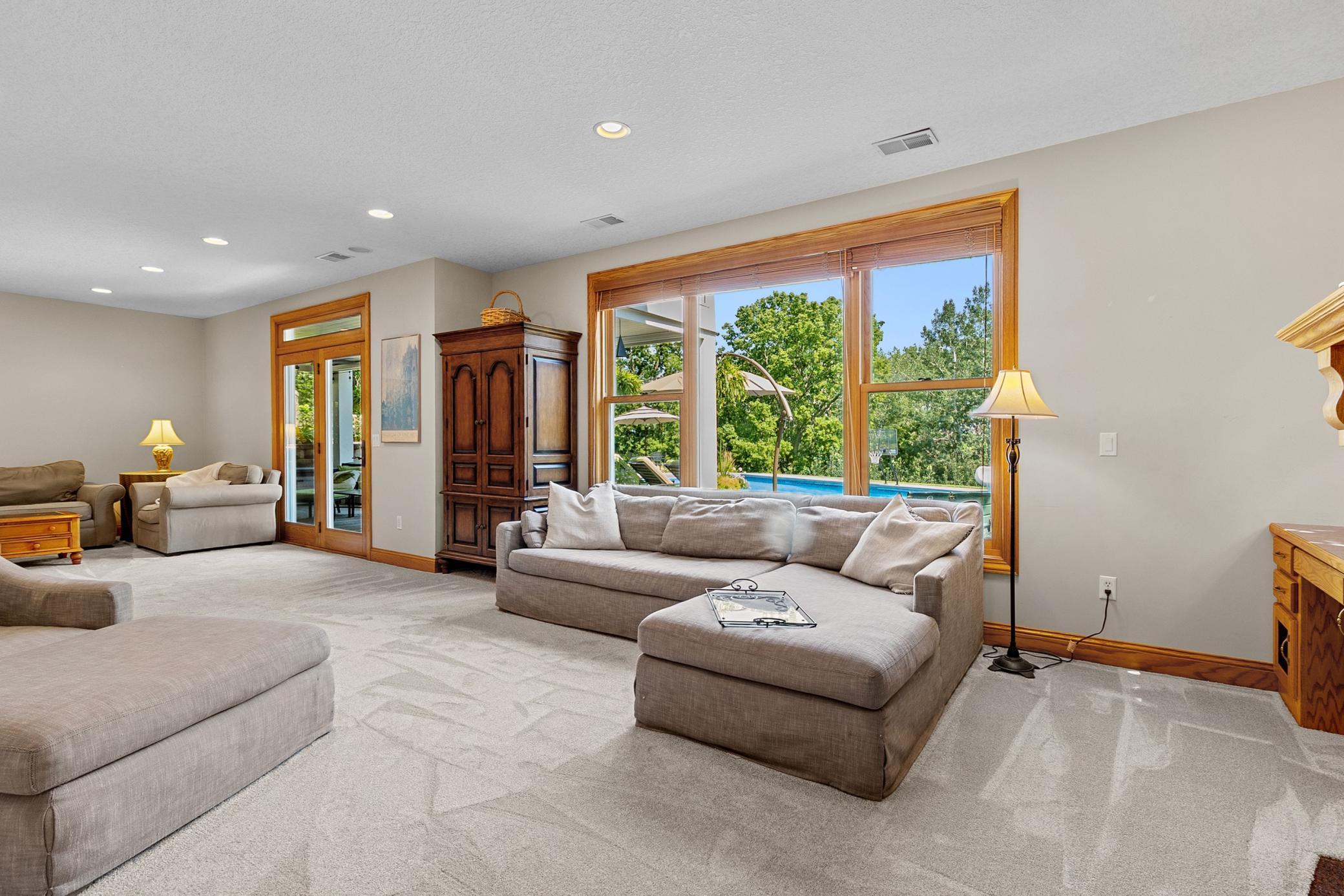 3221 Crestmoor Drive