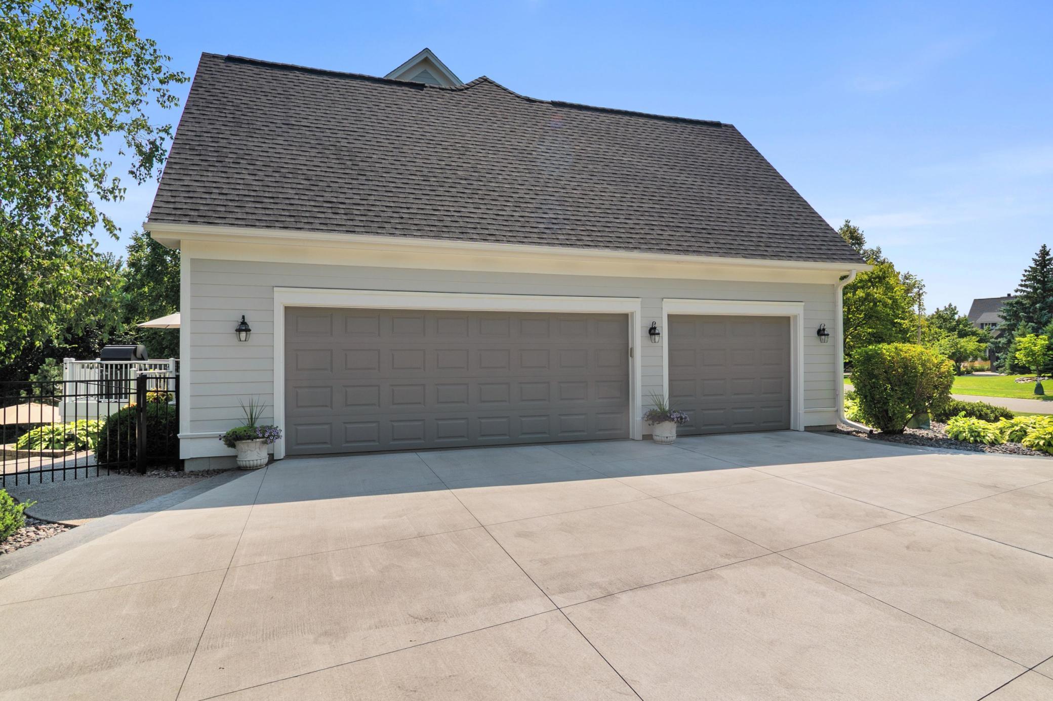 3221 Crestmoor Drive