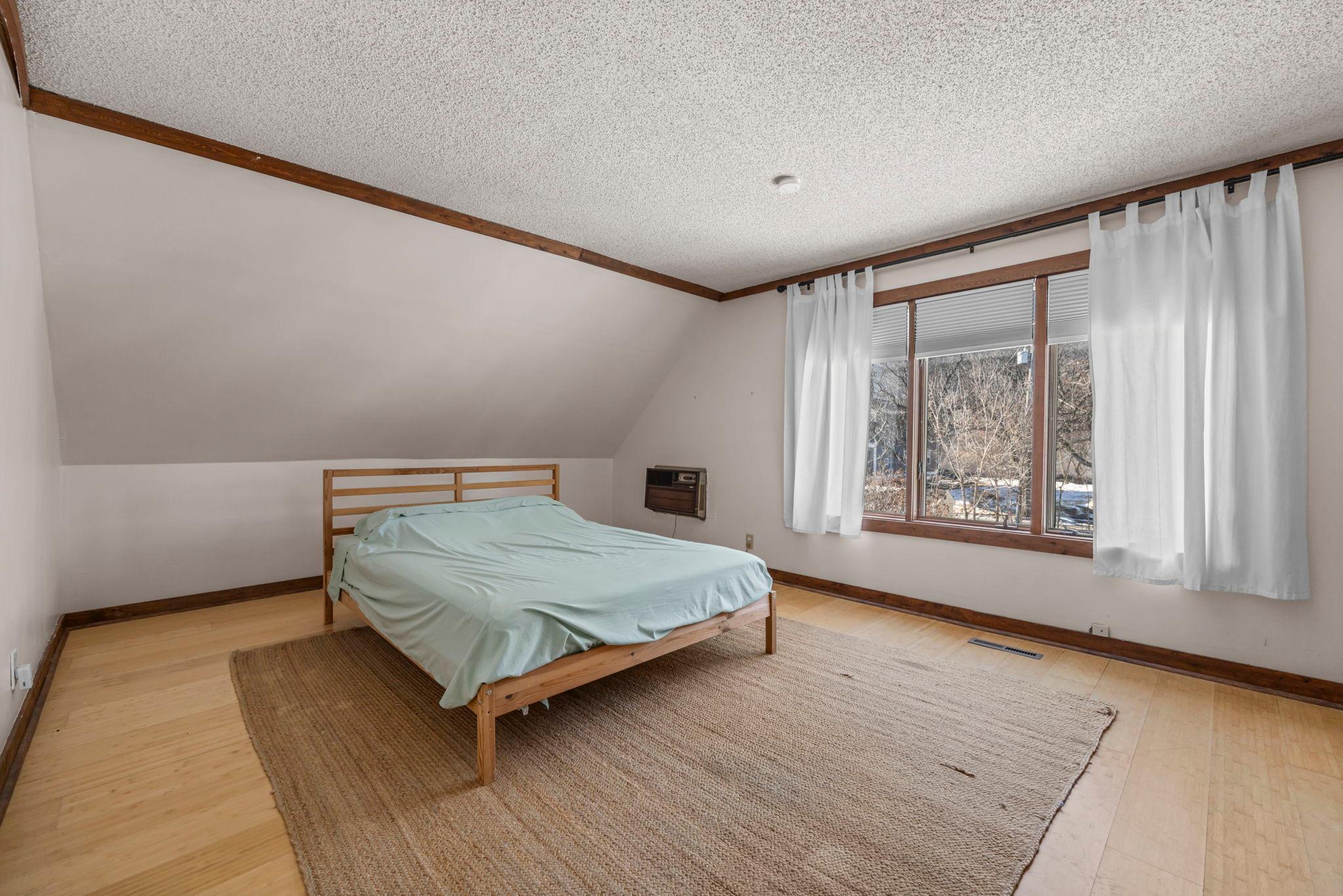 4106 Snelling Avenue