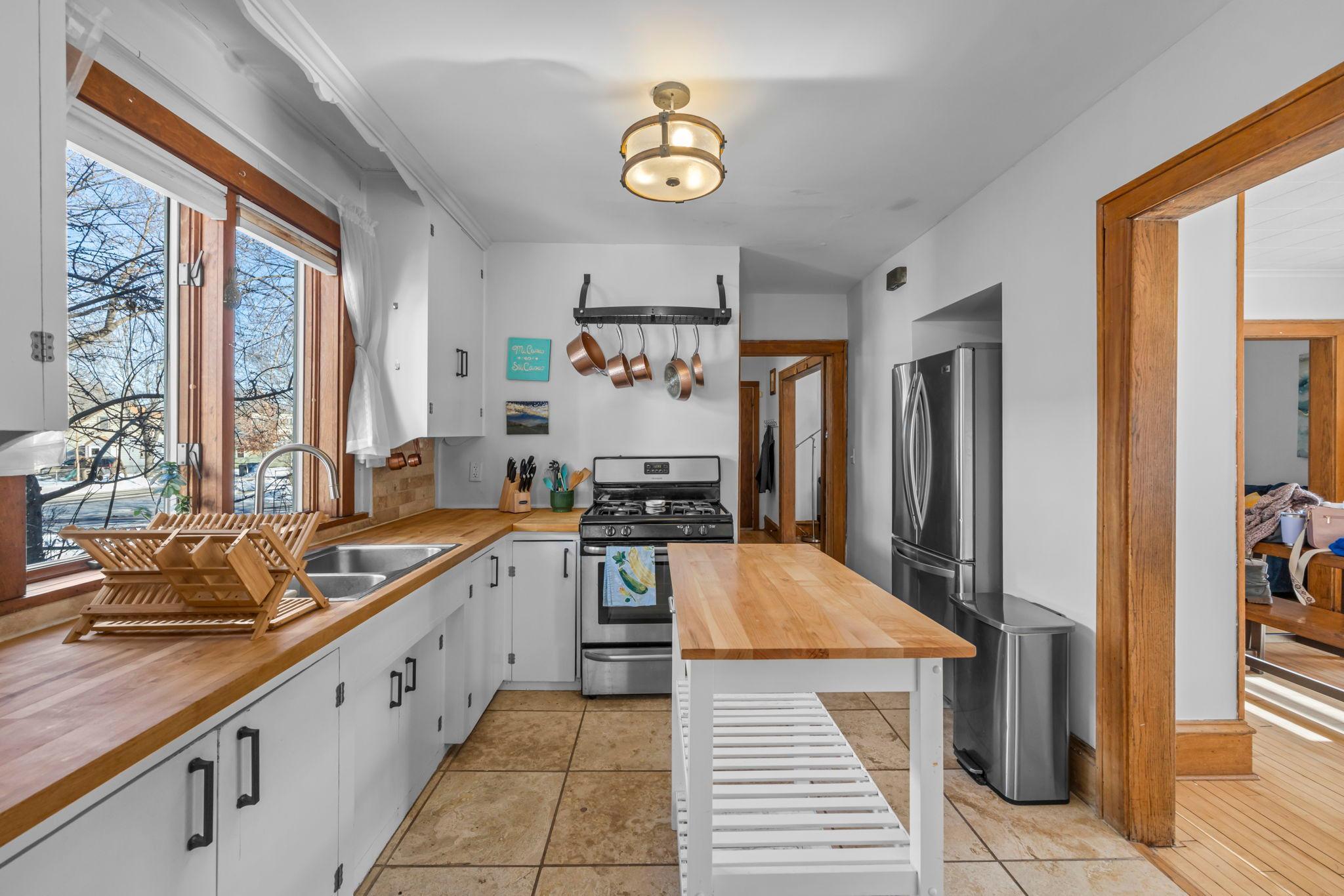 4106 Snelling Avenue