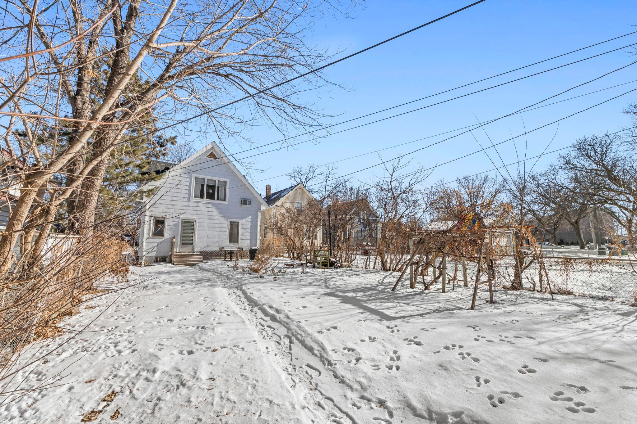 4106 Snelling Avenue