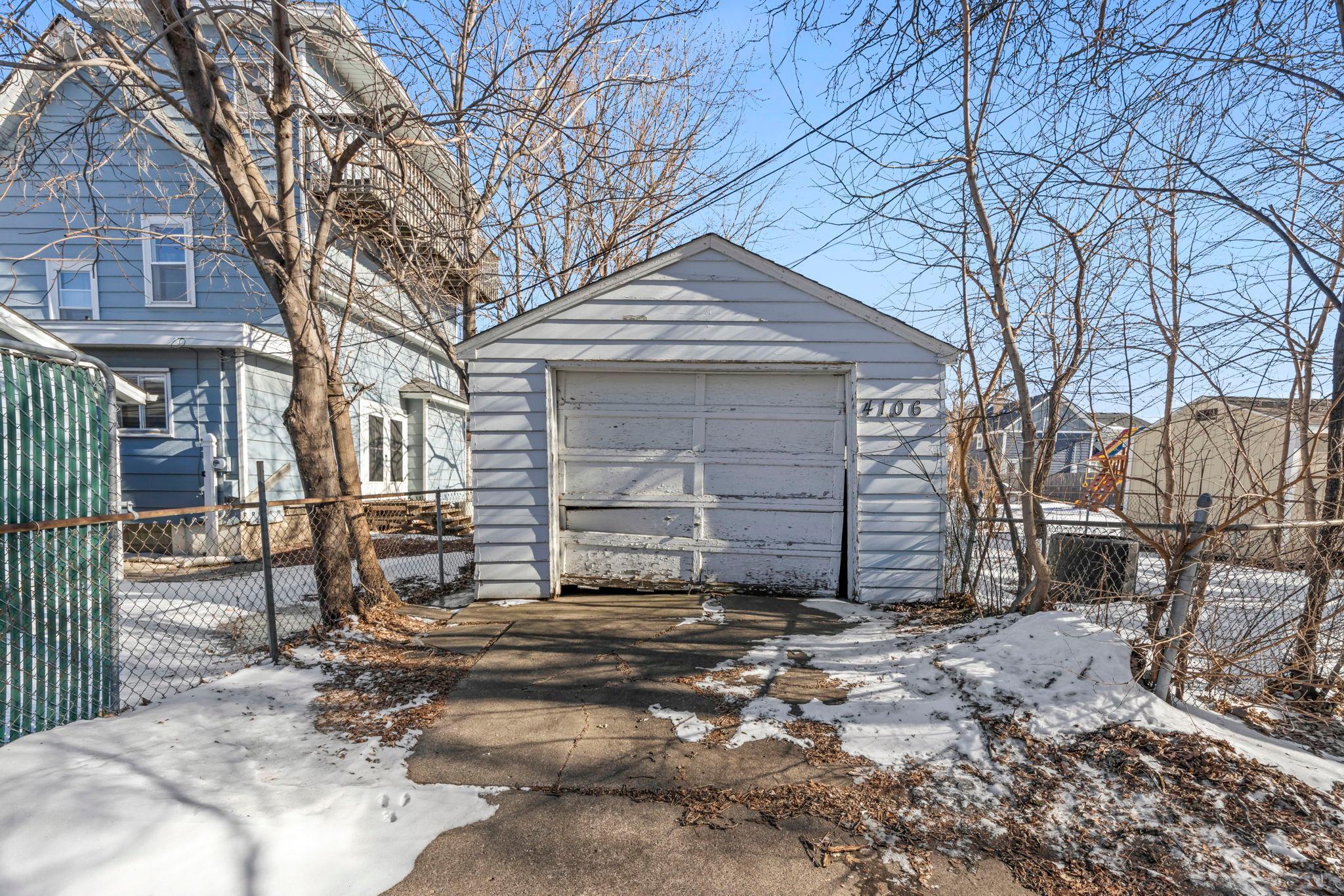 4106 Snelling Avenue
