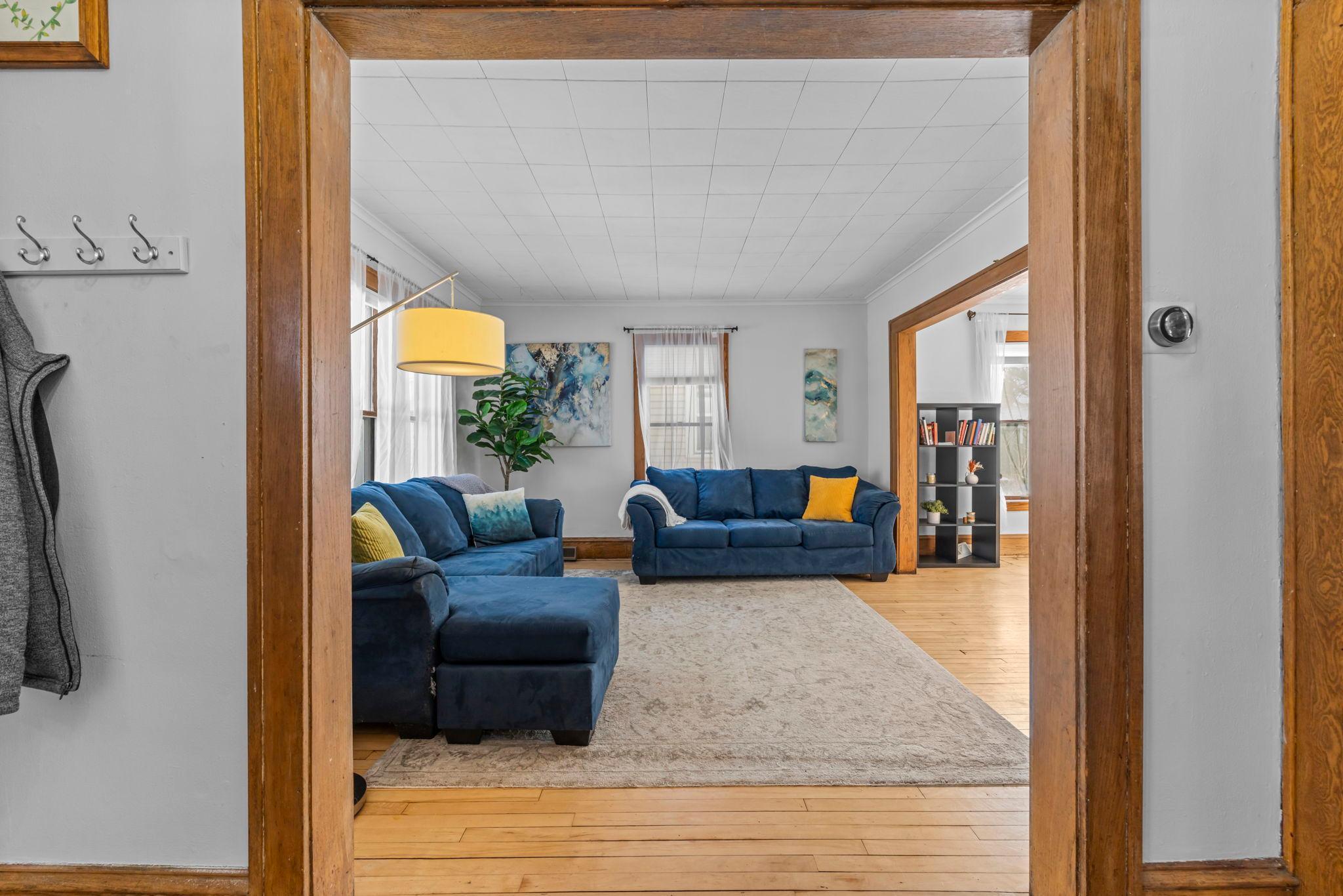 4106 Snelling Avenue